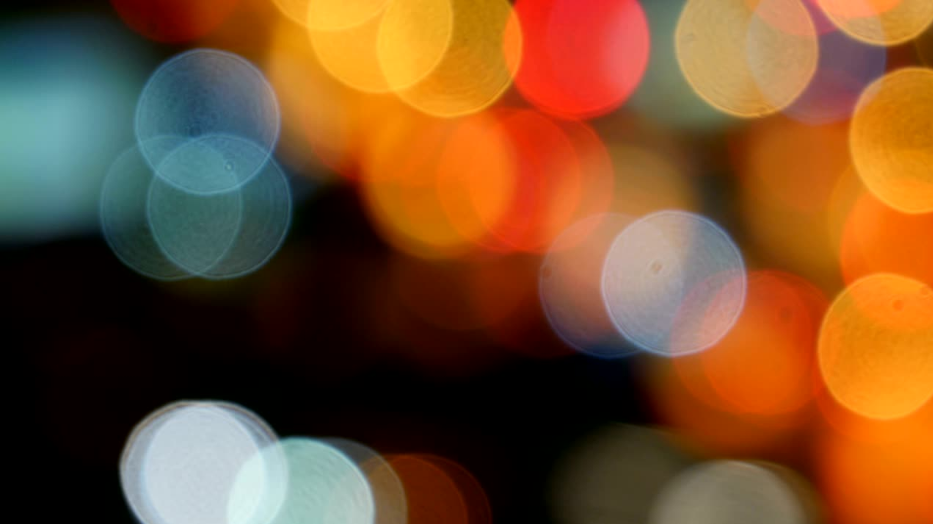 Holiday street lights