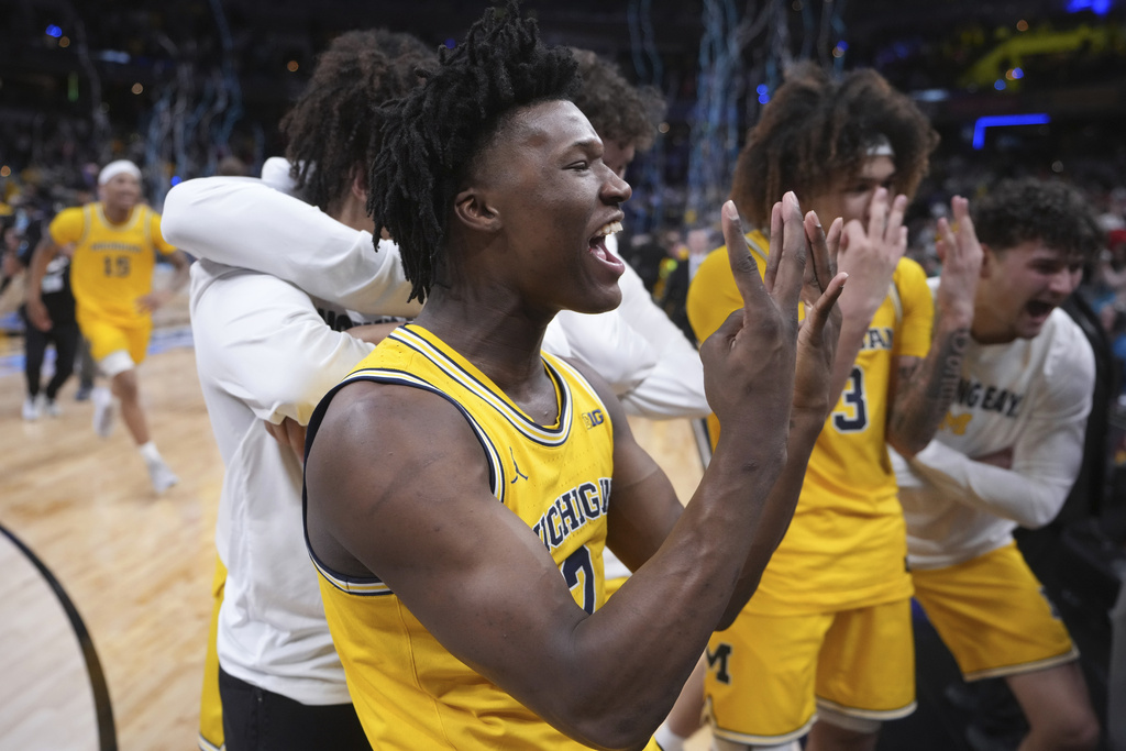 B10 Wisconsin Michigan Basketball
