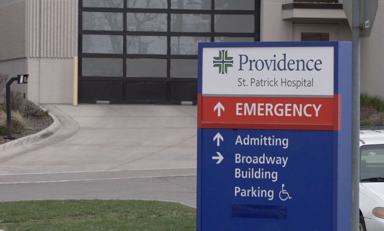 St. Patrik Hospital Sign