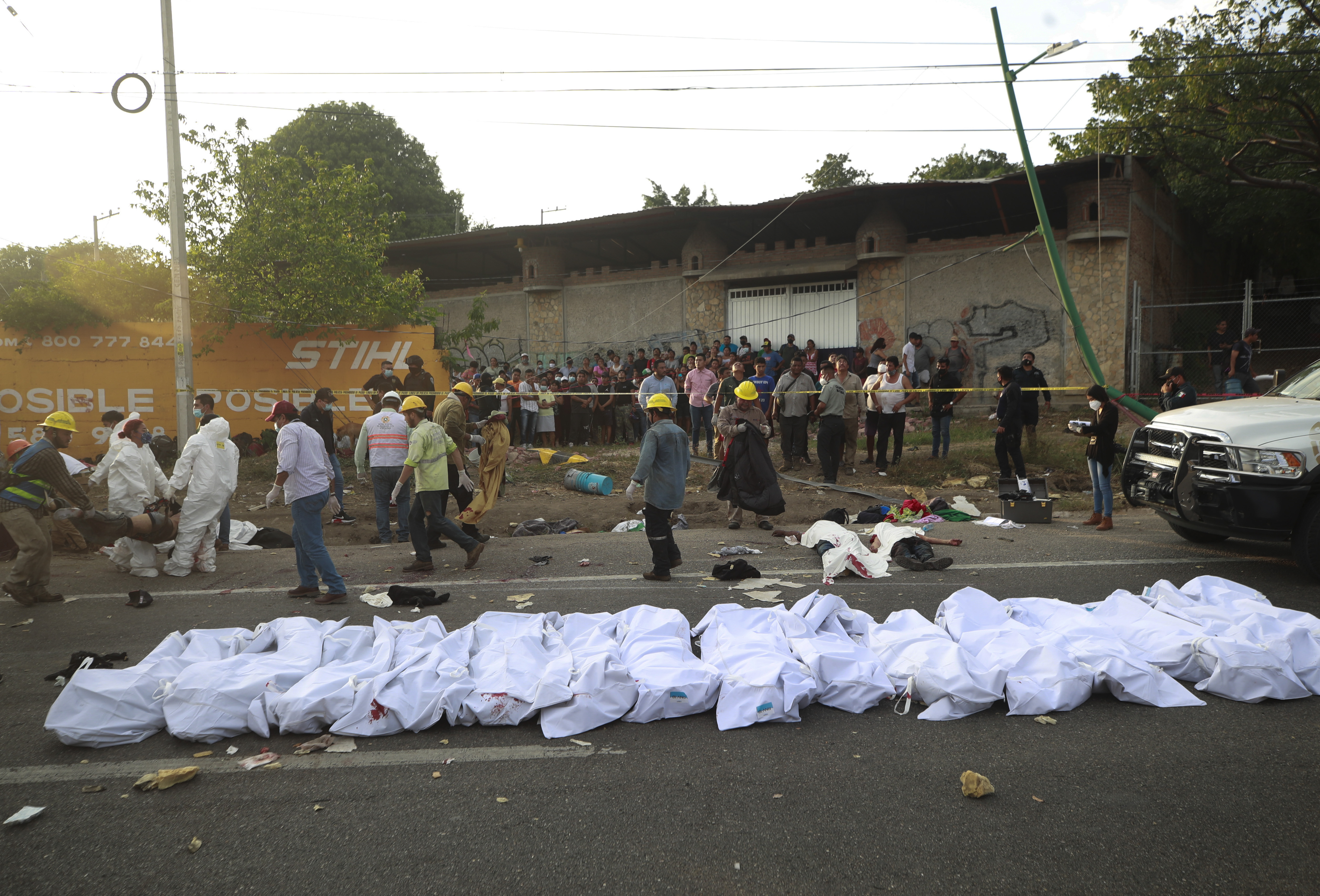 Fifty-three die in crash of truck smuggling migrants in Mexico - Vimarsana News