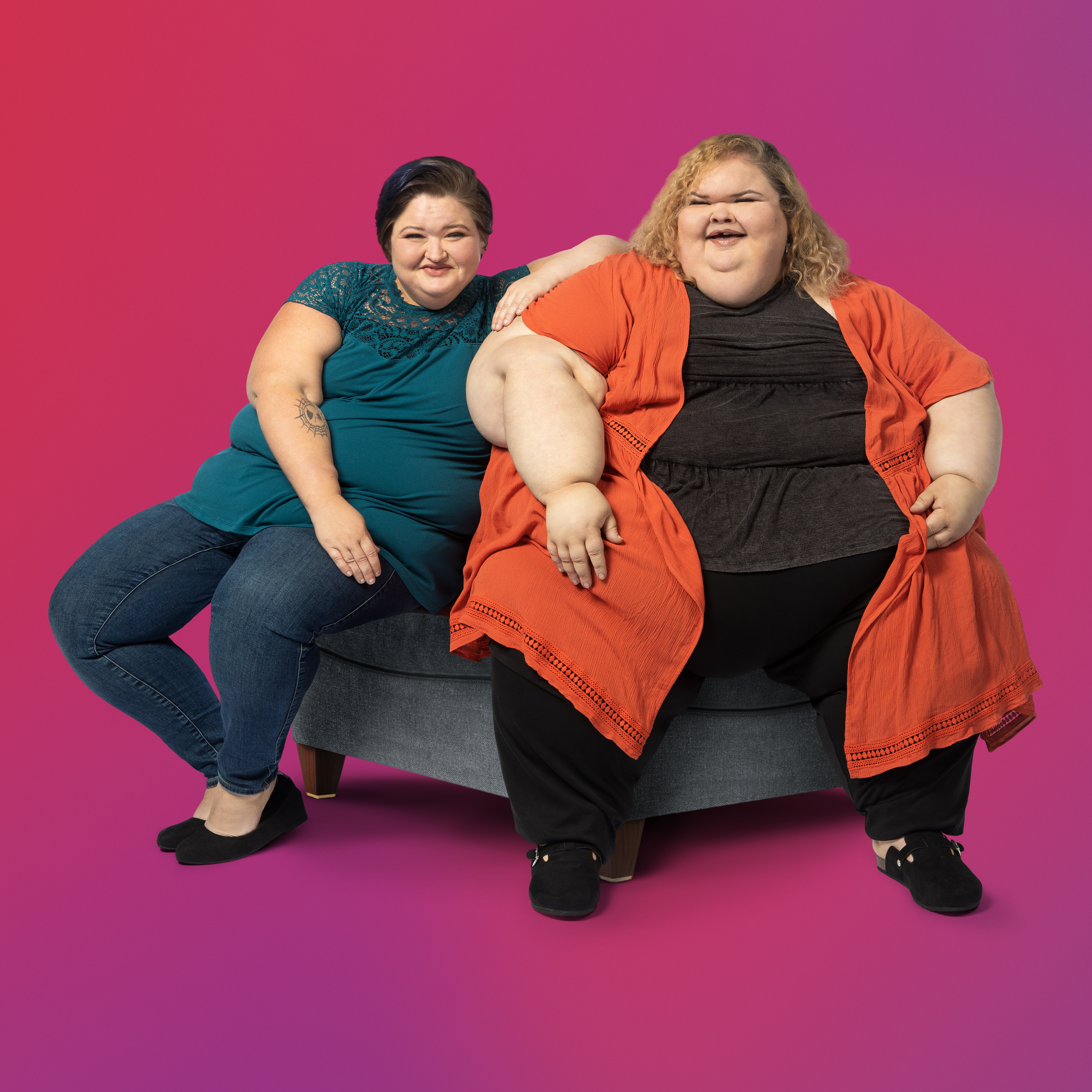 CR7611_1000lbSisters_S4_ShowArt_3000x3000_112922.jpg