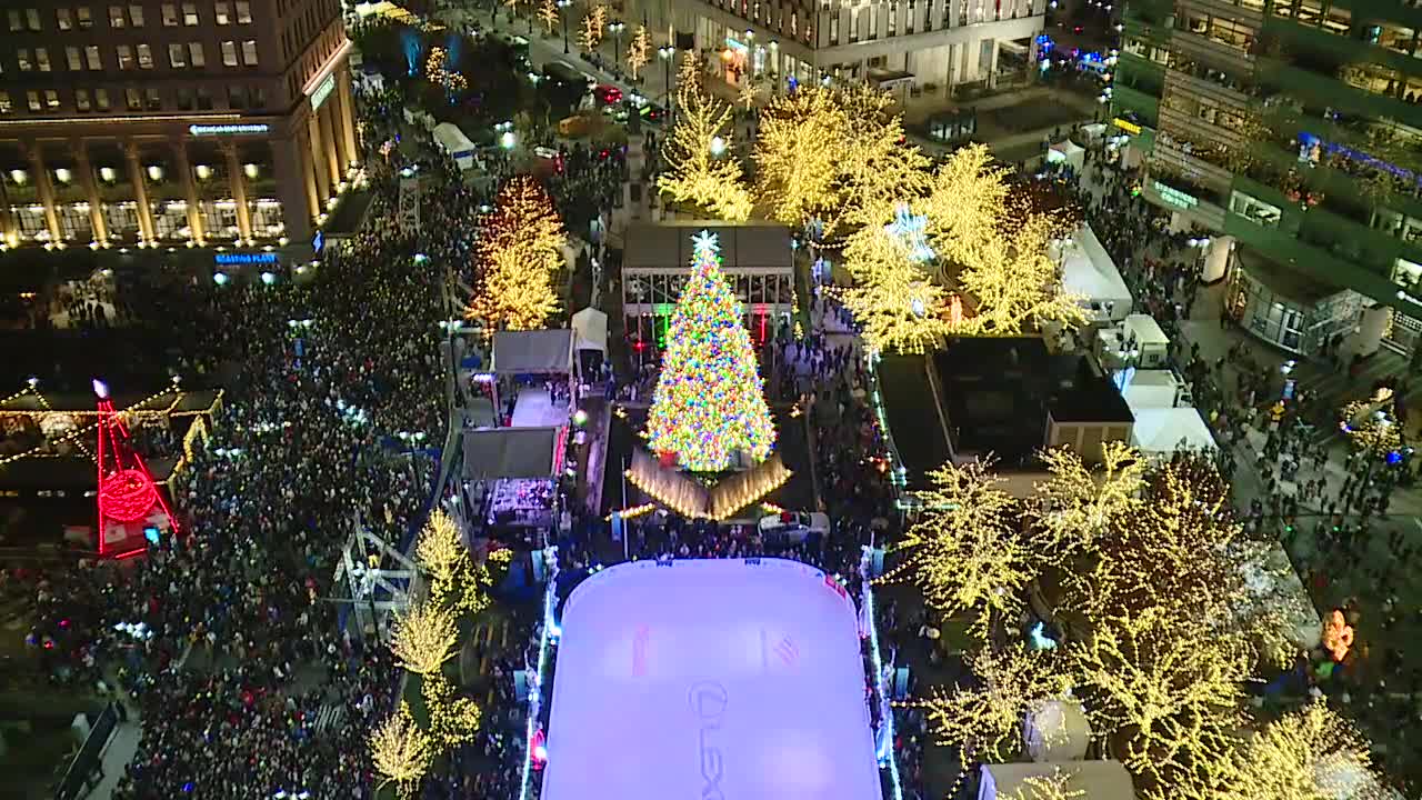 Detroit tree lighting 2025
