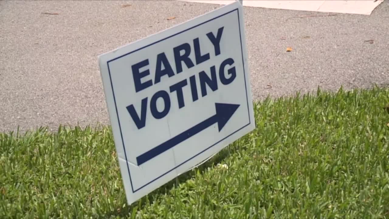 'Early Voting' sign on first day of early voting for Palm Beach County municipal elections, Feb. 26, 2022