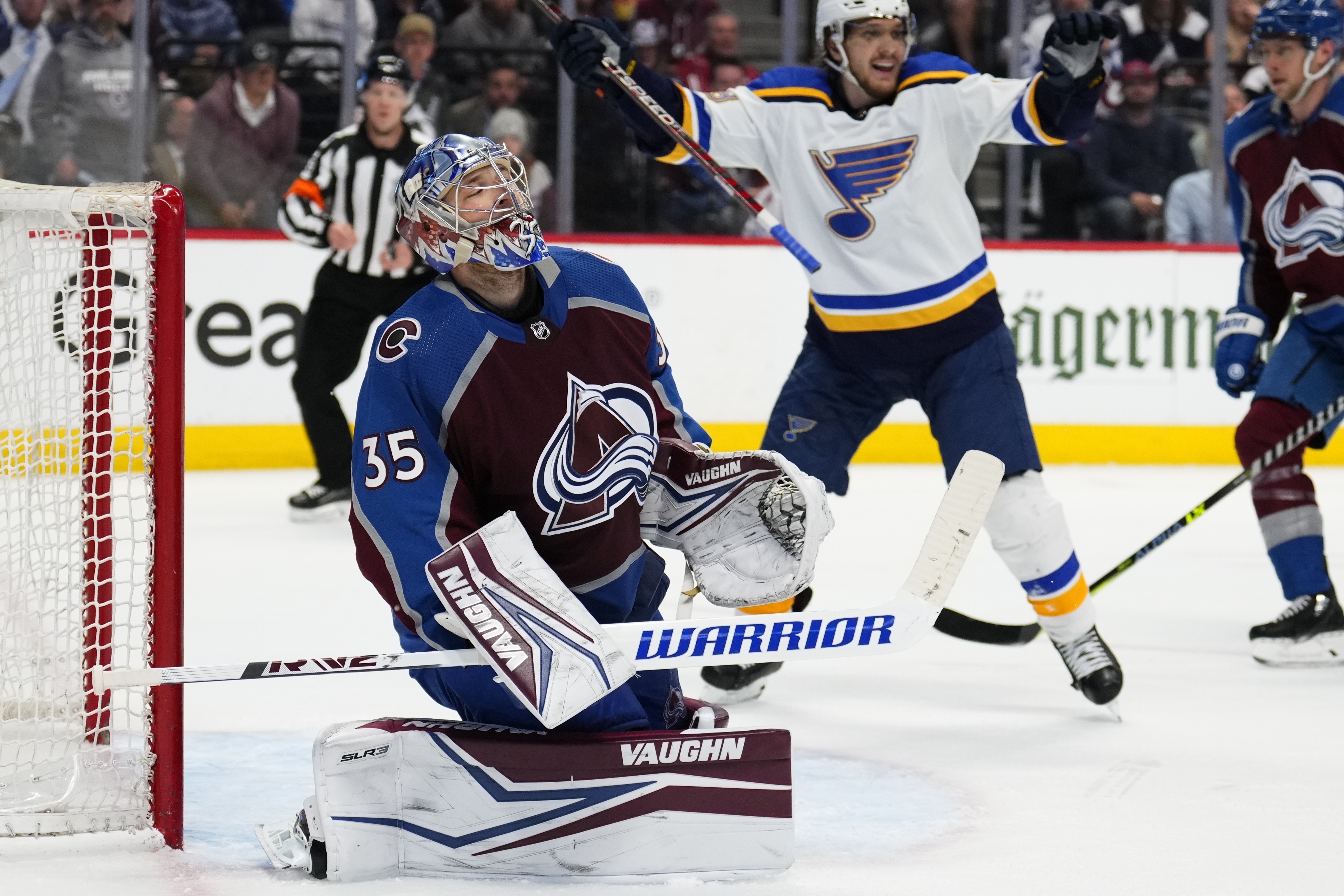 Perron scores twice, Blues even series with 4-1 win over Avs
