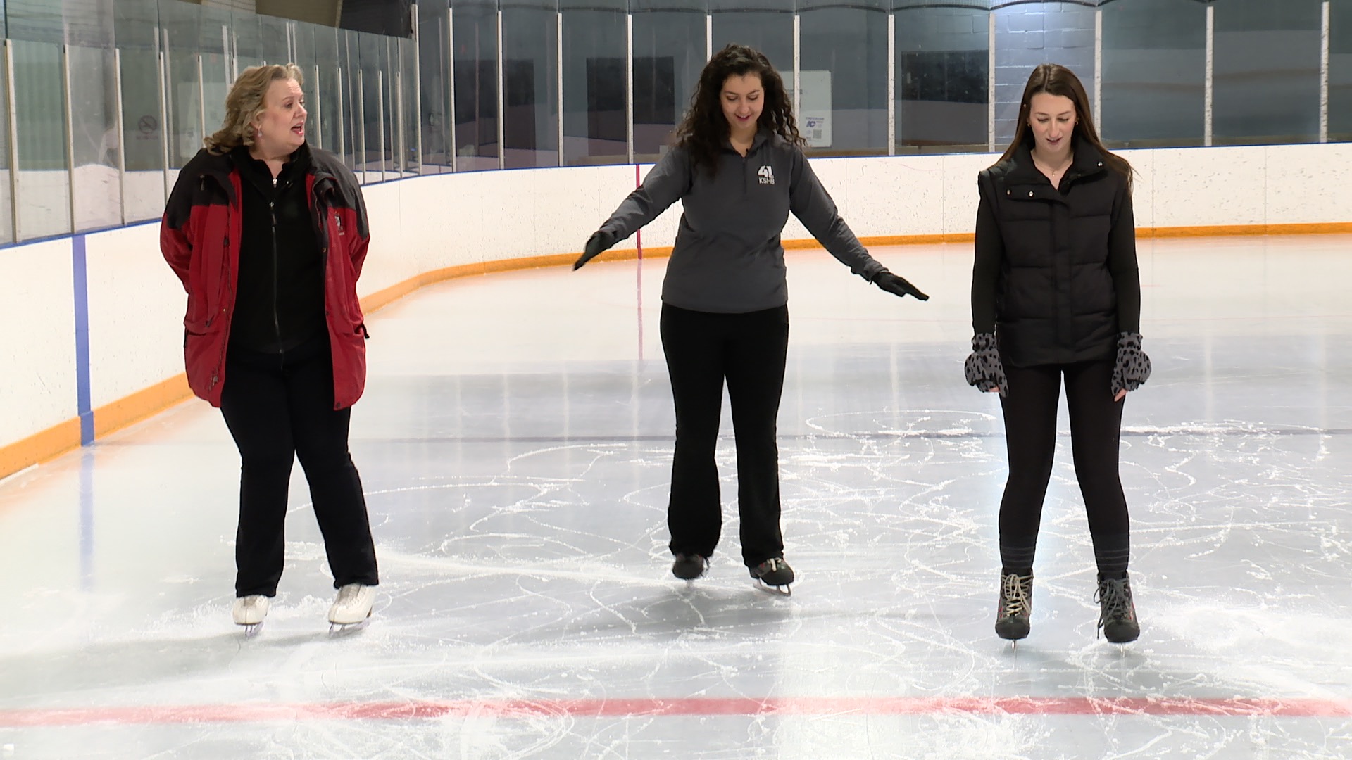 Isabella Ledonne and Claire Bradshaw skating