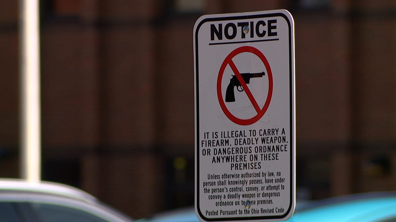 No gun on school premise sign