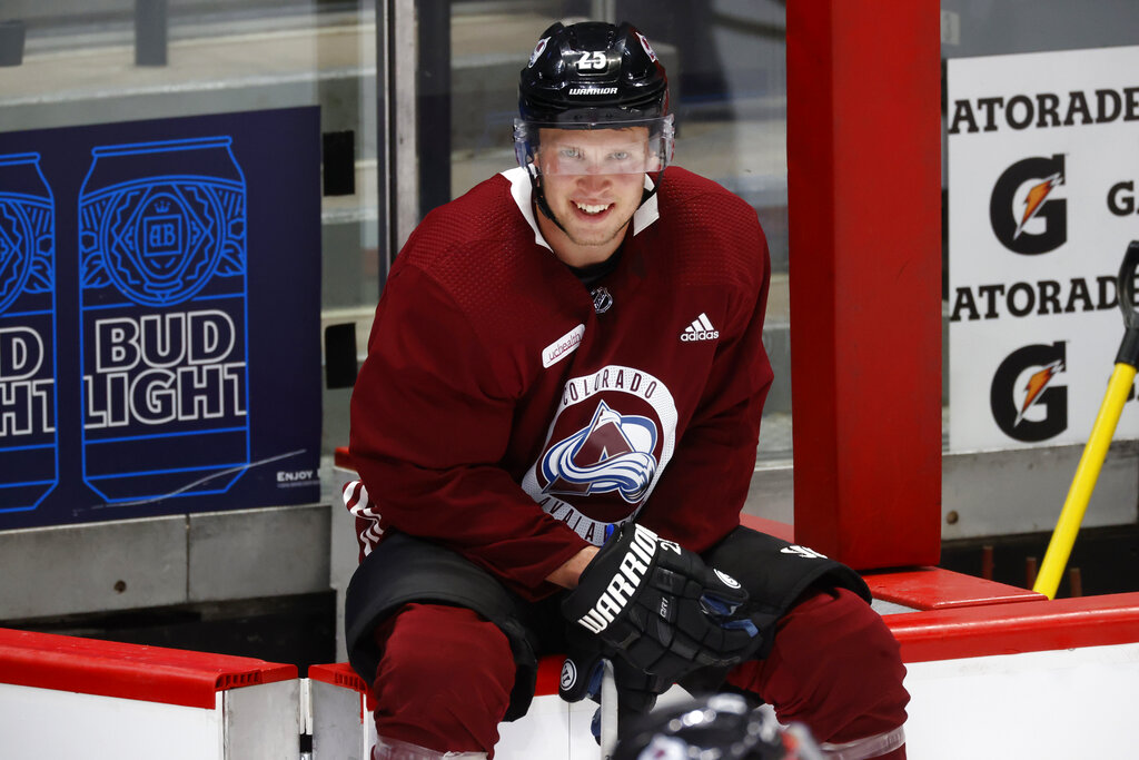 Colorado Avalanche announce forward Logan O’Connor resigned a three-year extension