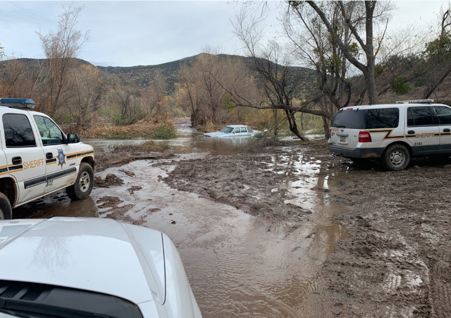 Man dies after car swept away in Tonto Creek