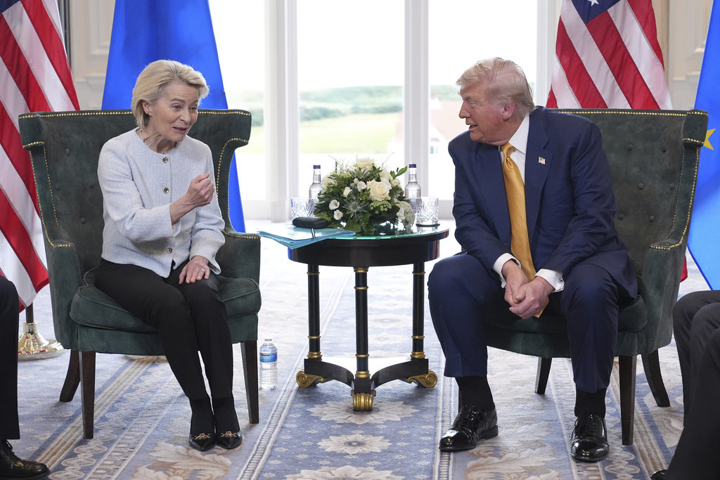 President Donald Trump and European Commission President Ursula von der Leyen.