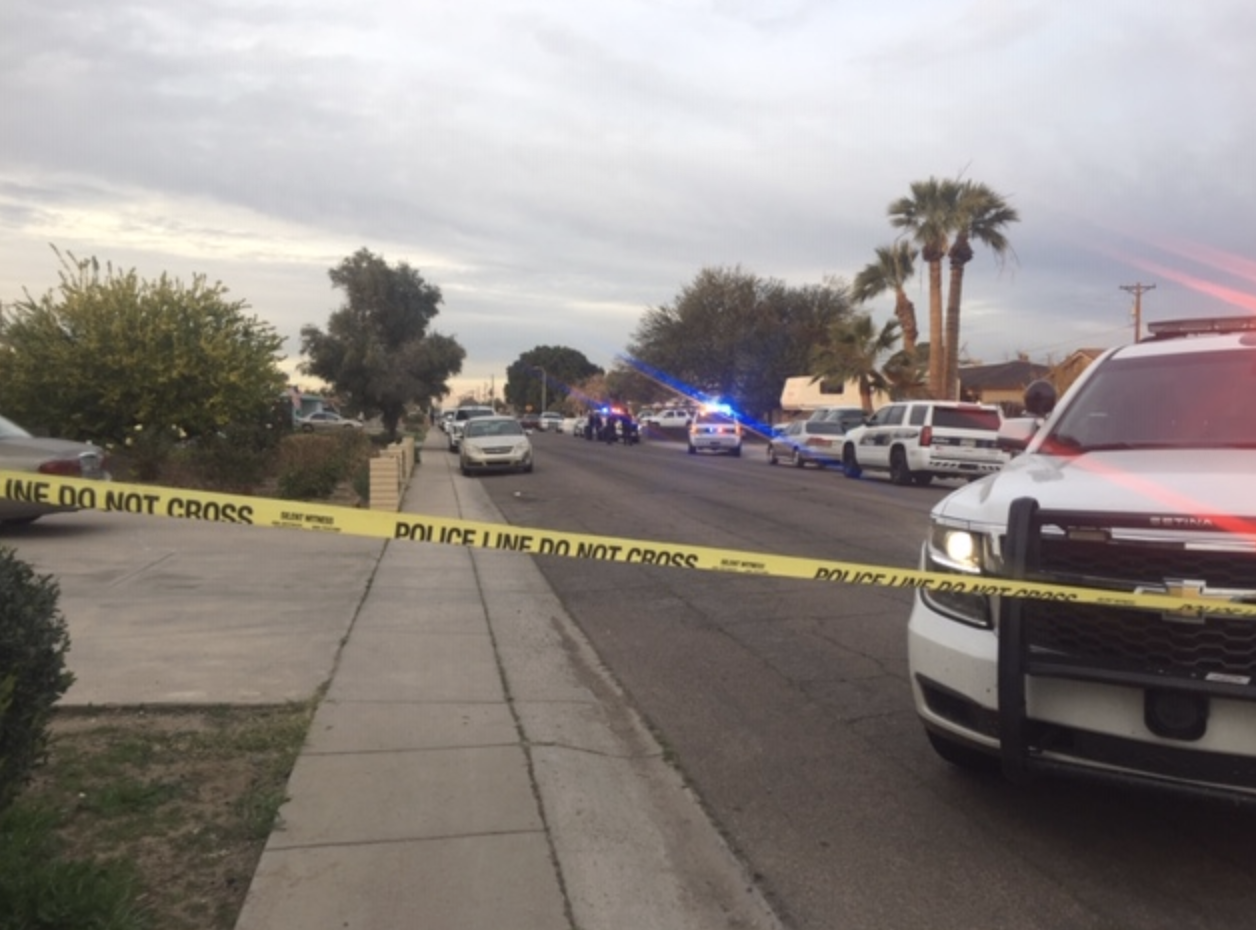 Teen shot near 27th and Northern avenues