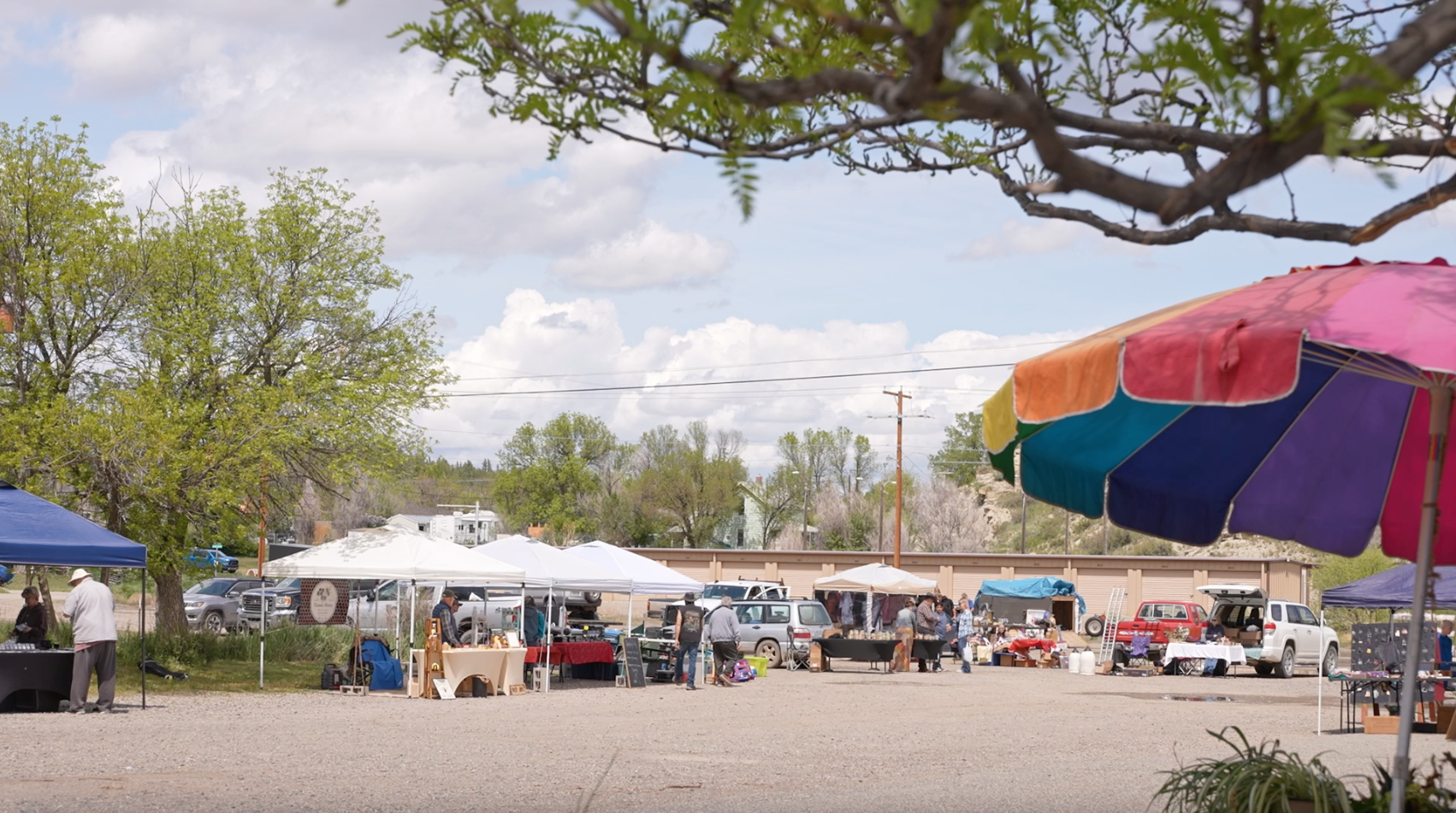 Roundup Busy Bee Flea Market 