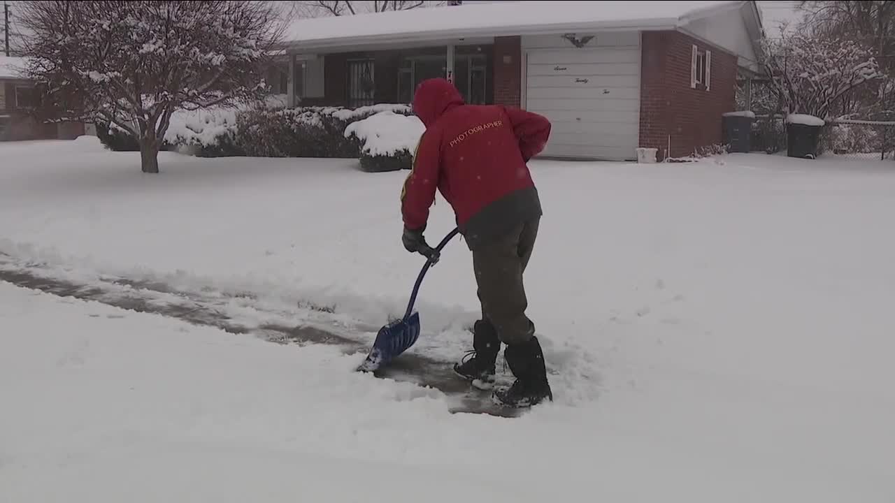 Volunteers across Denver metro area help shovel walkways
