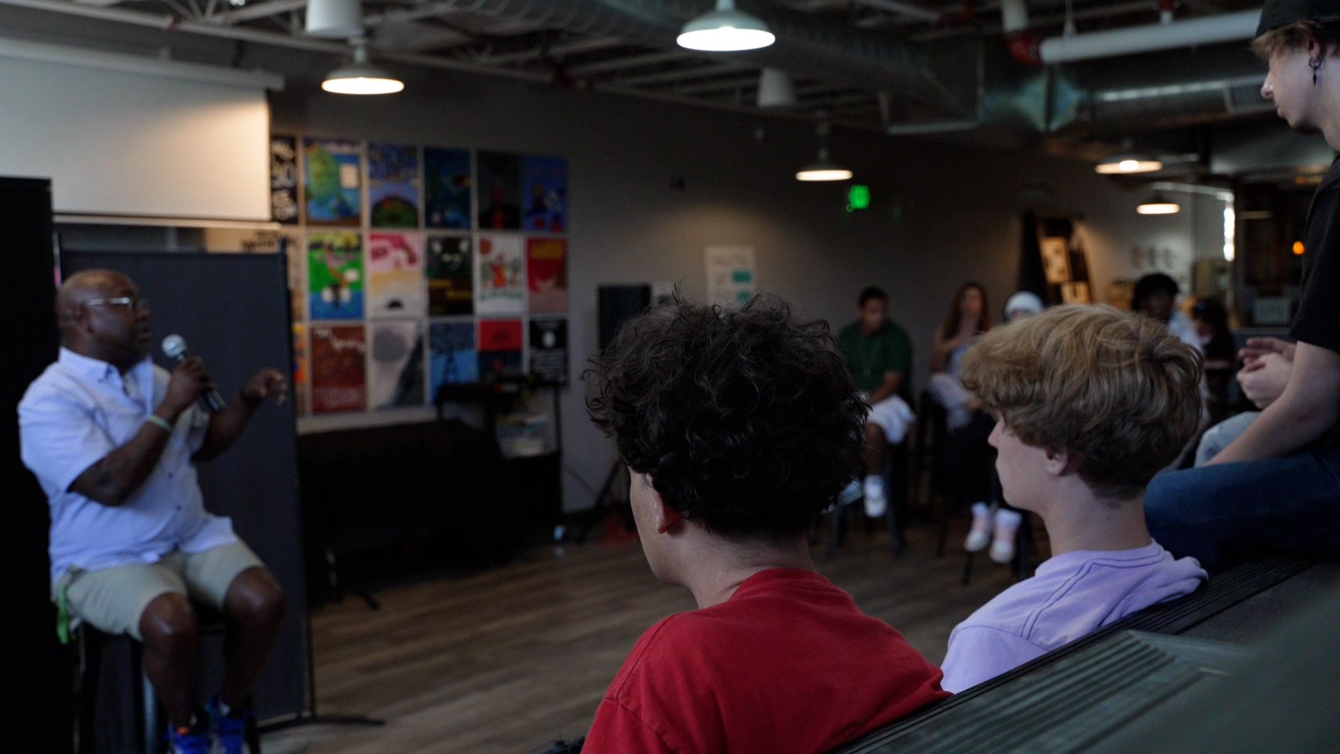 Darryl talking to students.jpg