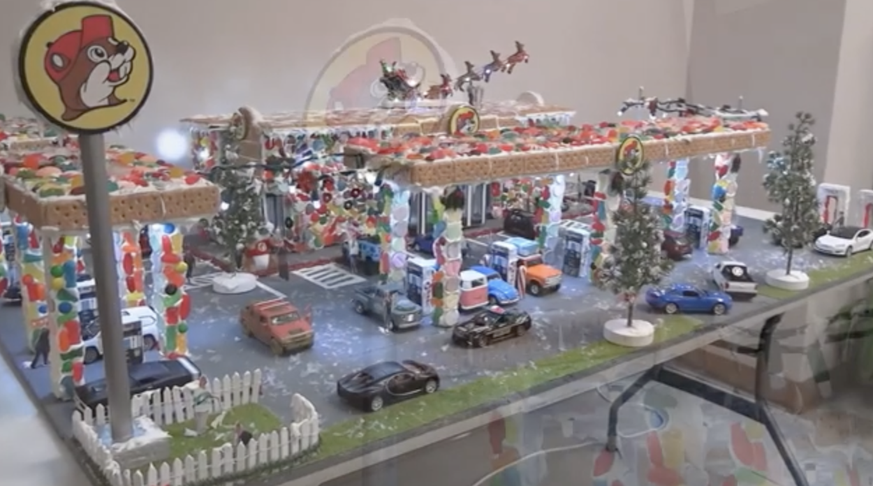 Williamson County employee creates Buc-ee's gingerbread house