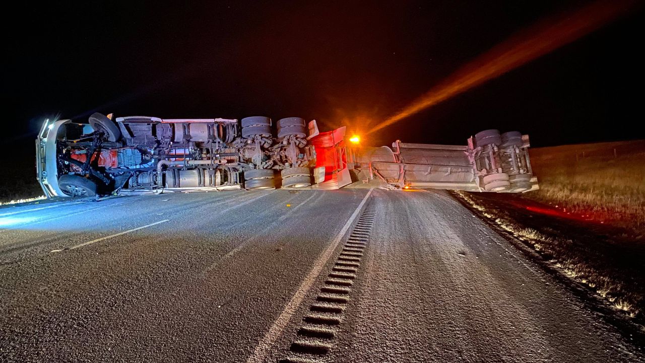 Truck rollover slows traffic along I-15