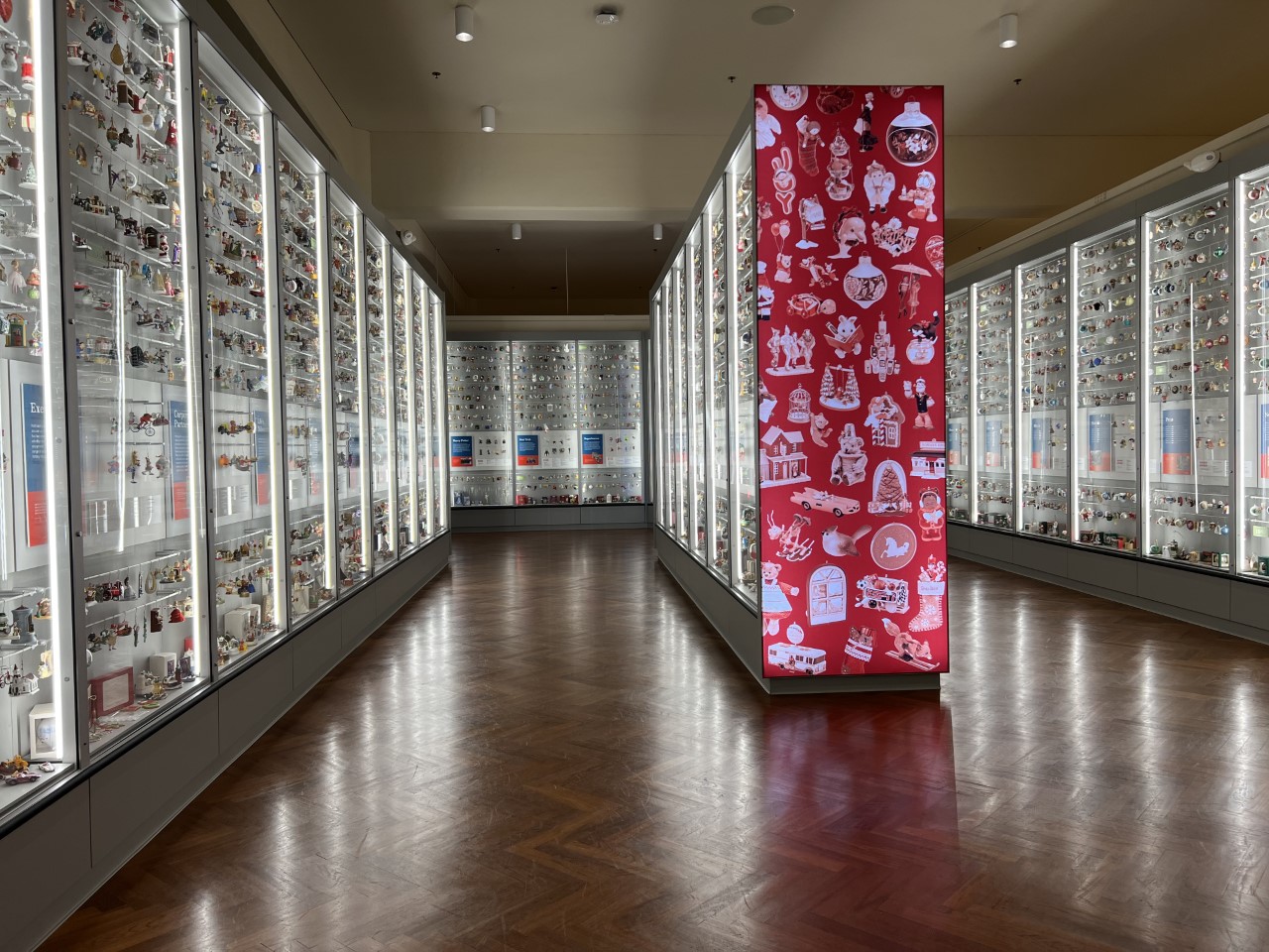 New museum exhibit features 7,000 vintage Christmas ornaments - Vimarsana News