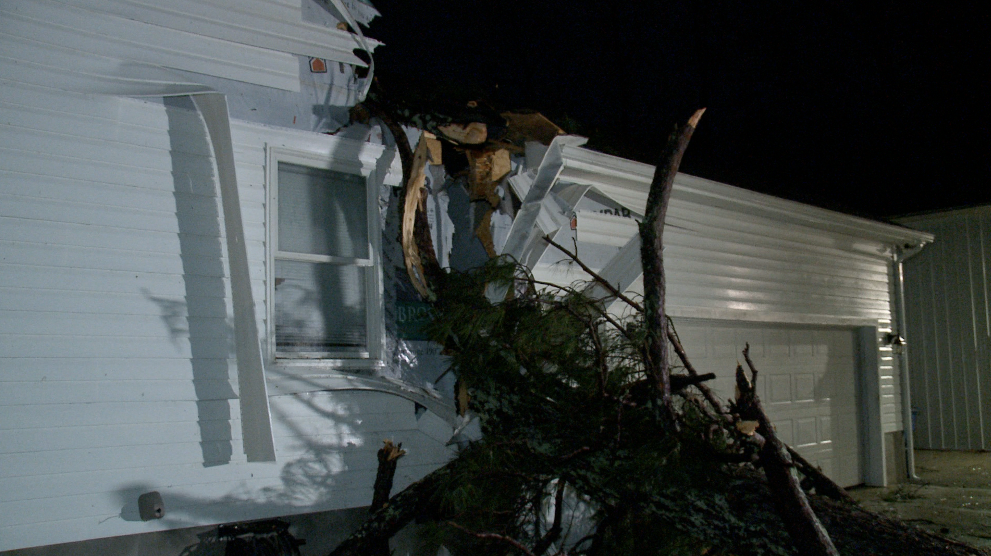 Large tree falls and destroys Gloucester home in severe thunderstorm