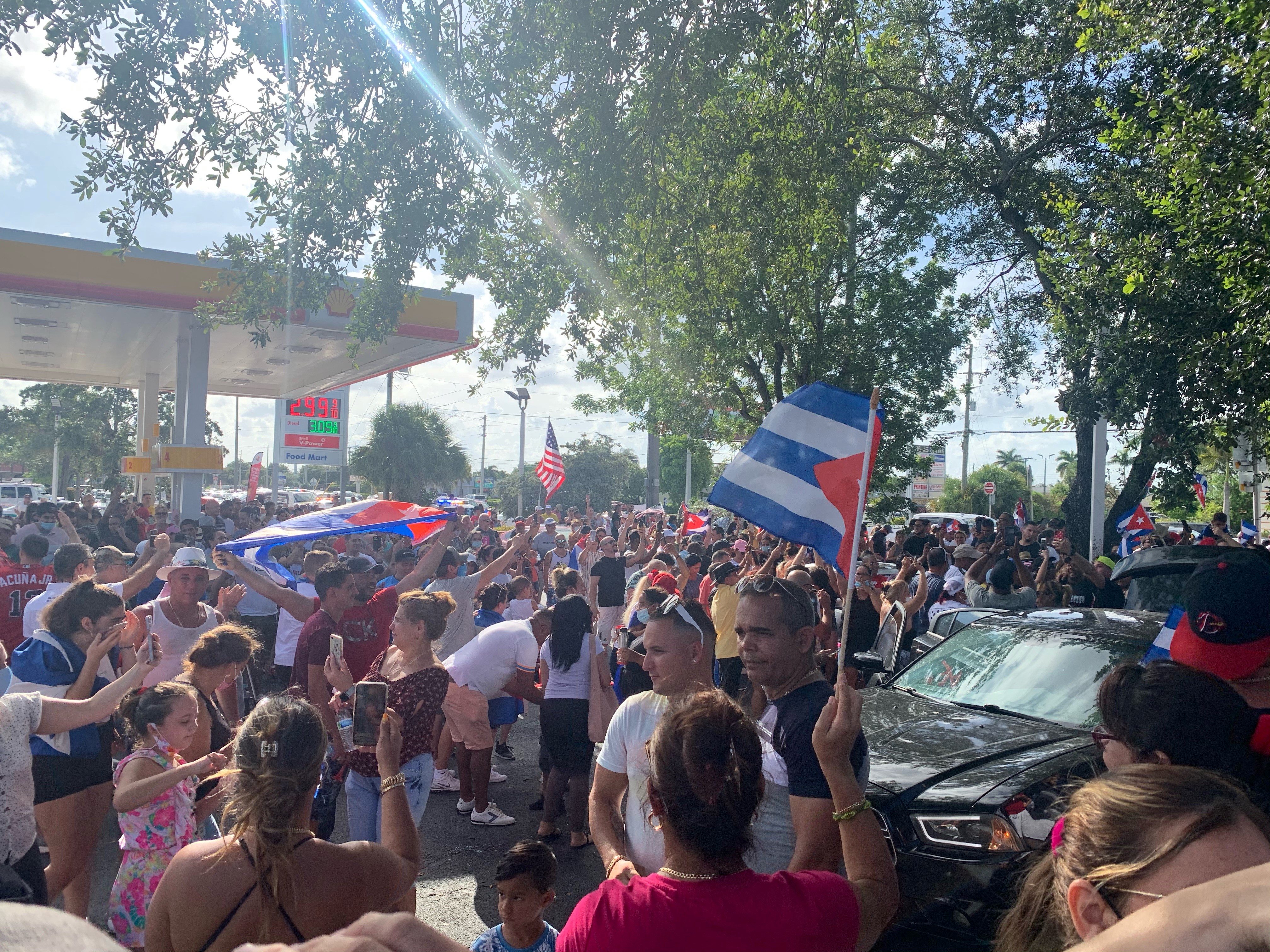 Hundreds of Cubans in Palm Beach county are rallying in solidarity with the Cuban people Sunday after a protest broke out today in their home country.