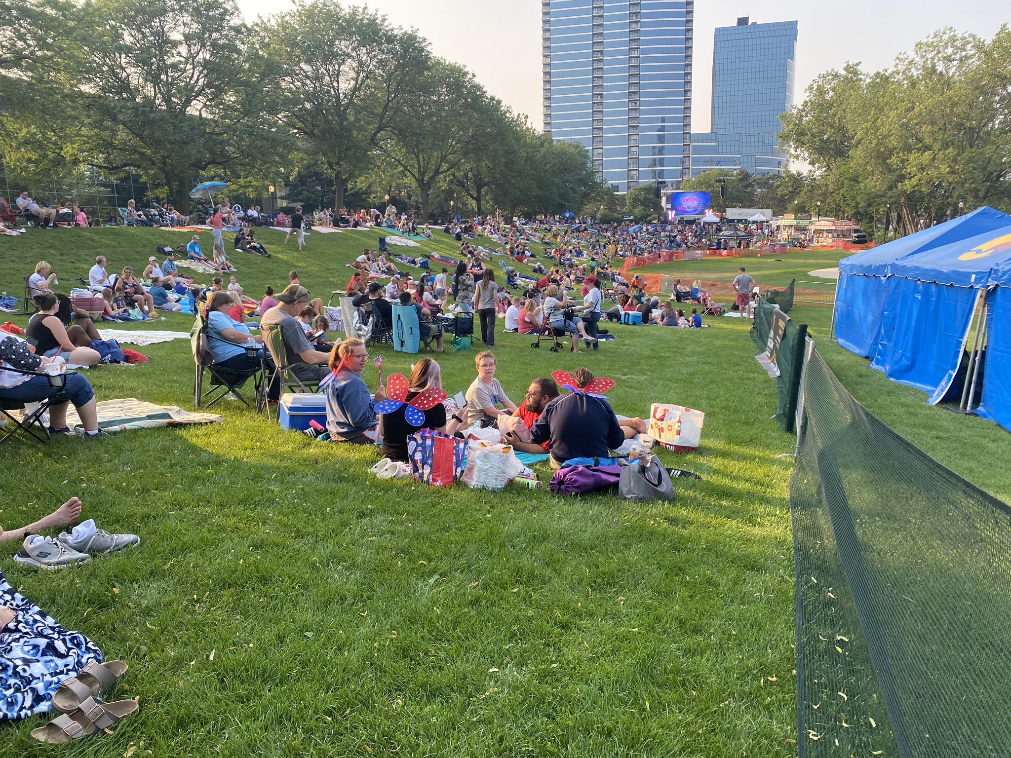 People pack downtown Grand Rapids to celebrate Fourth of July with annual fireworks show 