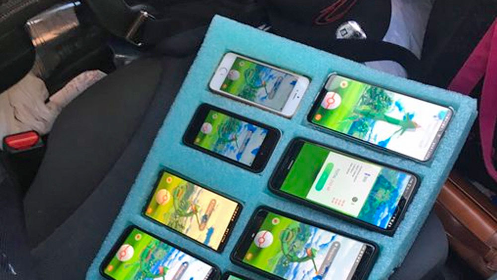 WPTV-CAR-WITH-POKEMON-GO-.jpg