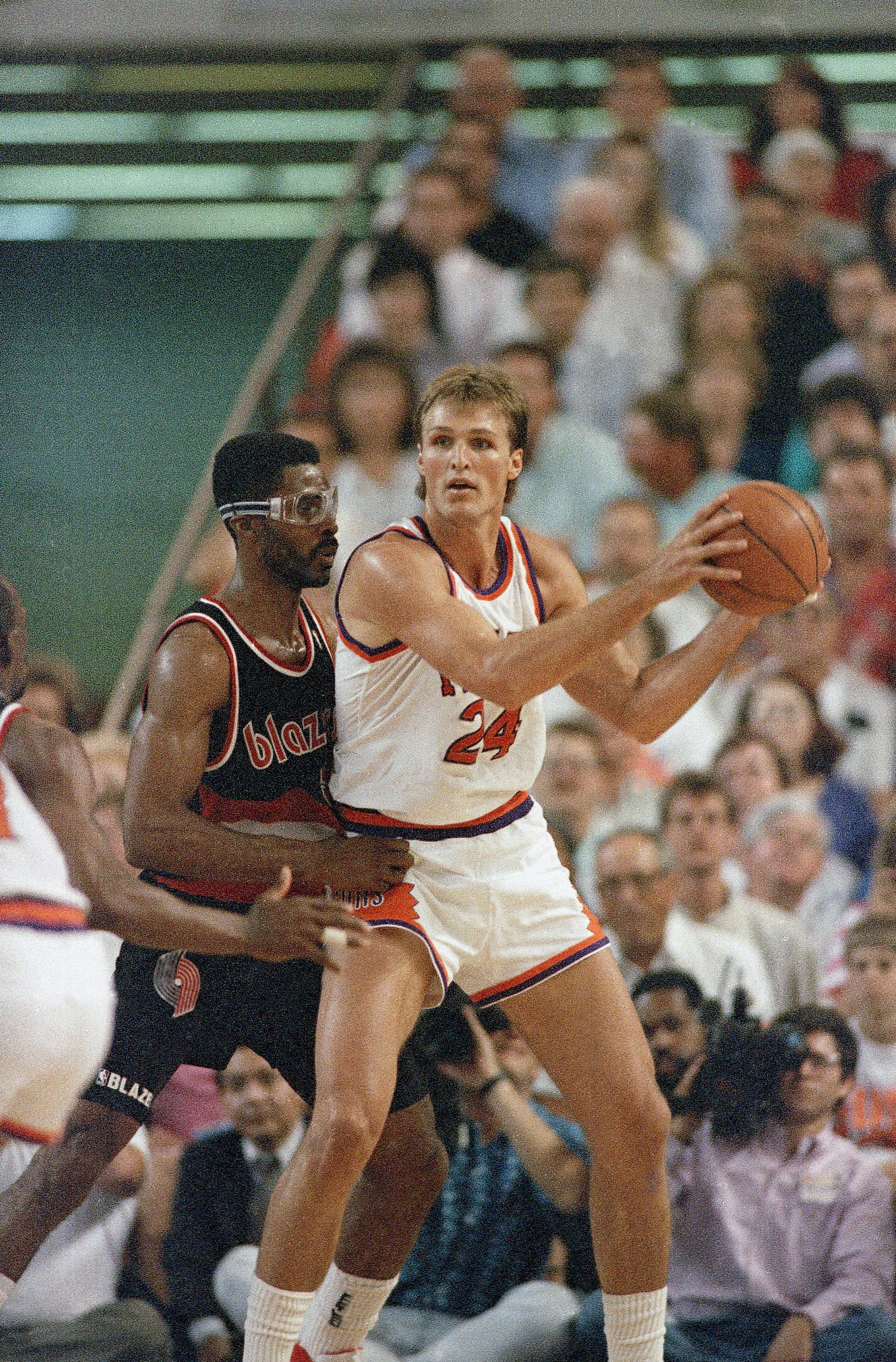 Tom Chambers, Buck Williams