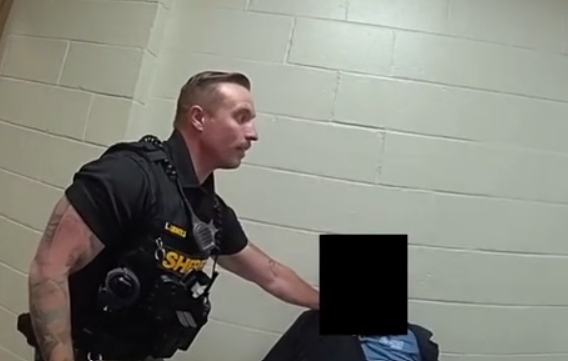 Former deputy Luke Arnold assaulting inmate 