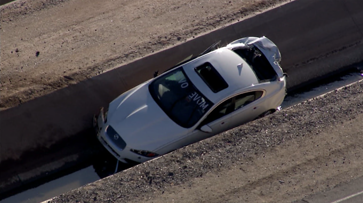 Bicyclist dead after crash involving two vehicles in Avondale