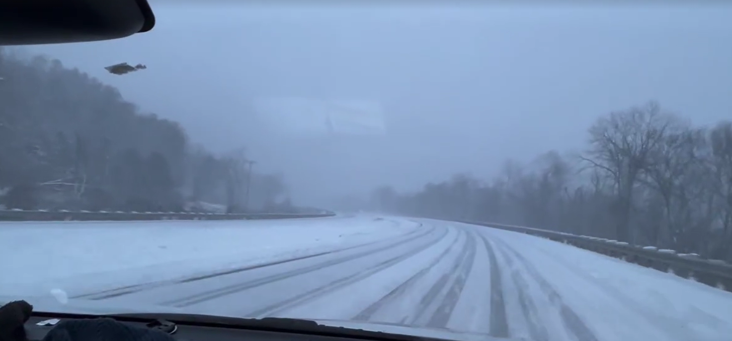 Snow fall in Slade, Kentucky