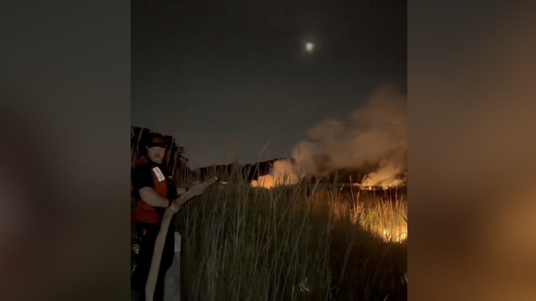 Good Samaritan helps firefighters battle July 4 marsh fire in Virginia Beach