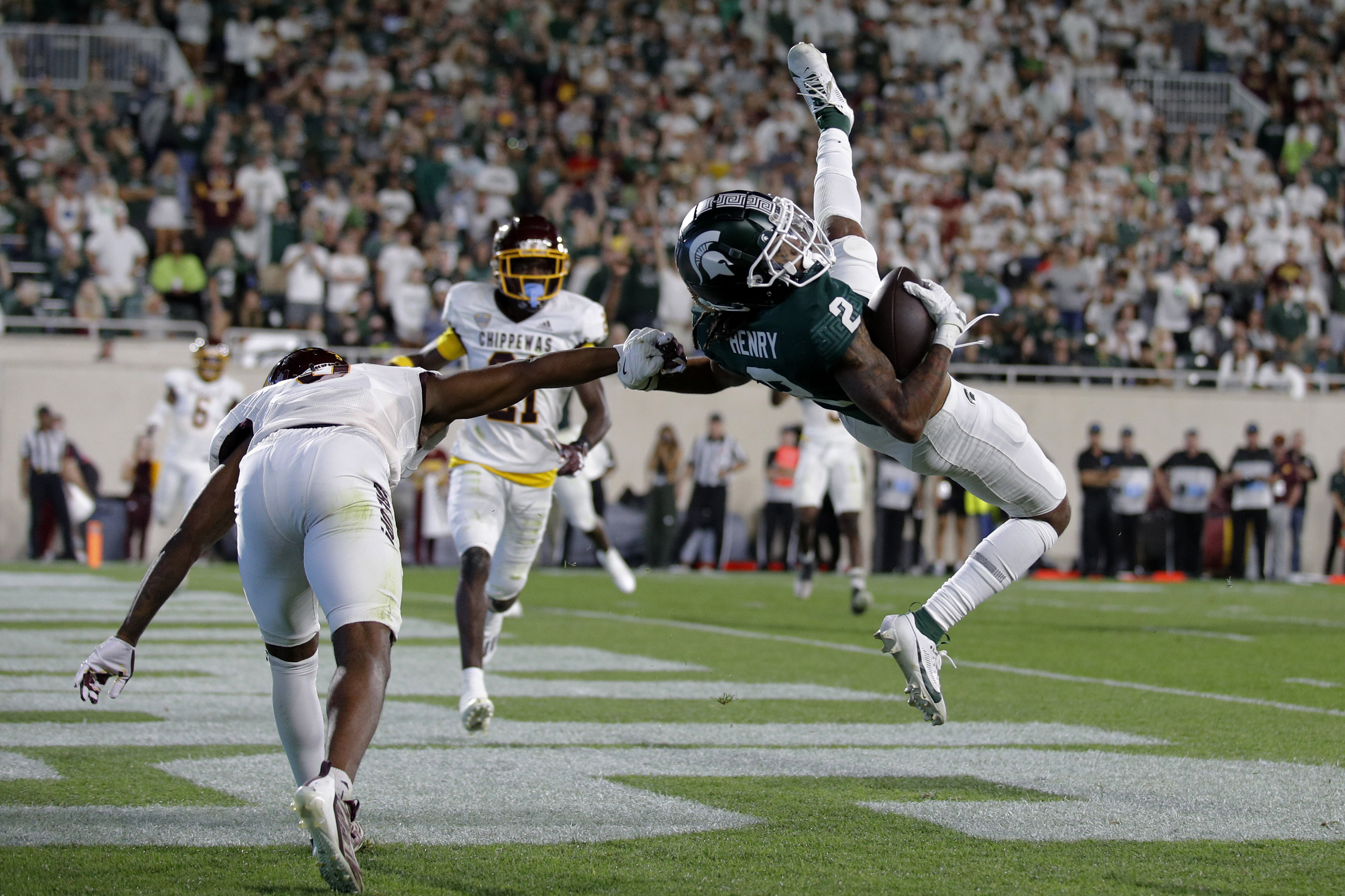 Tyrell Henry, De'Javion Stepney