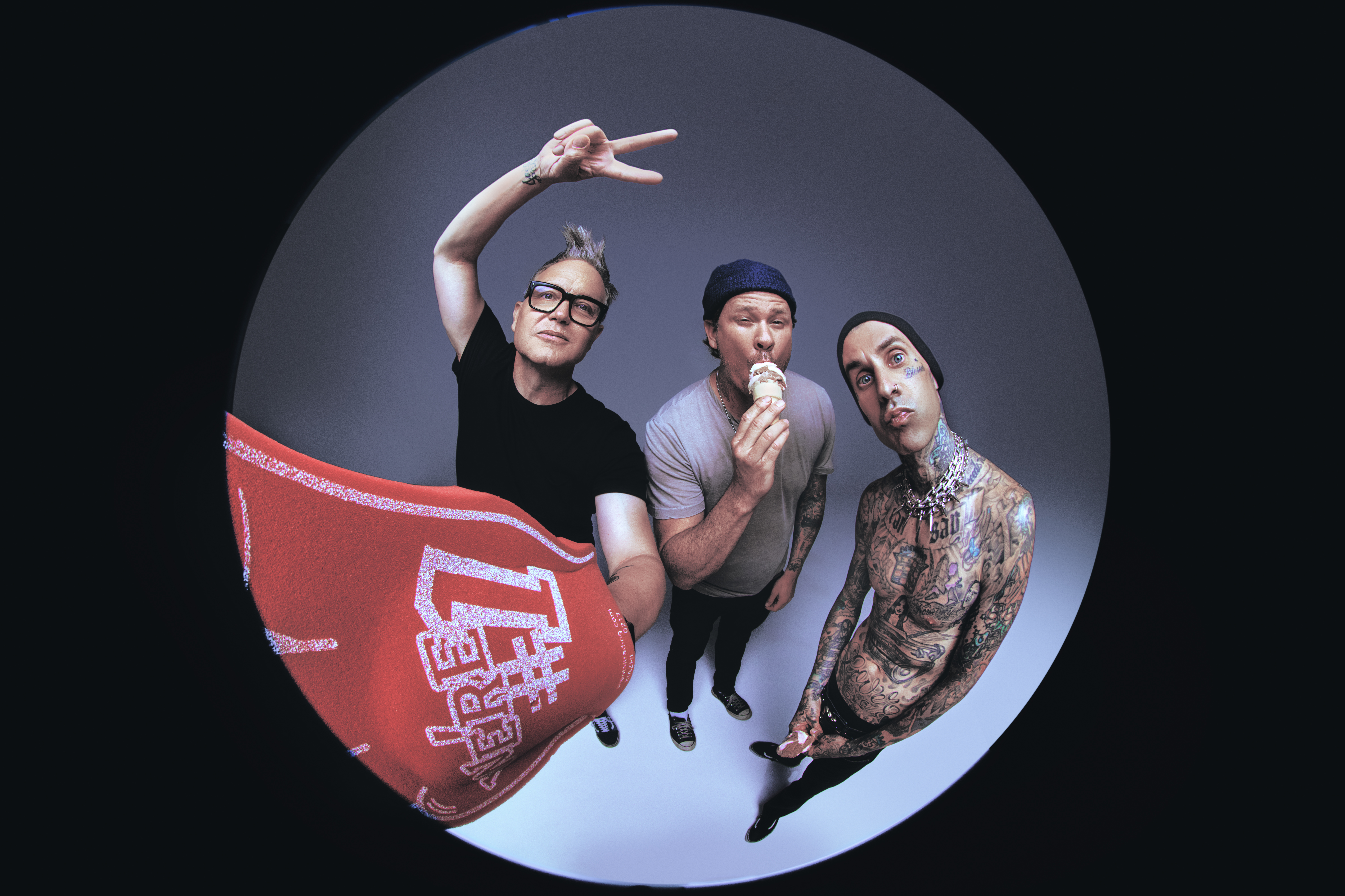 BLINK182_SHOT_04_0159_RETOUCHED_A1 copy.jpg