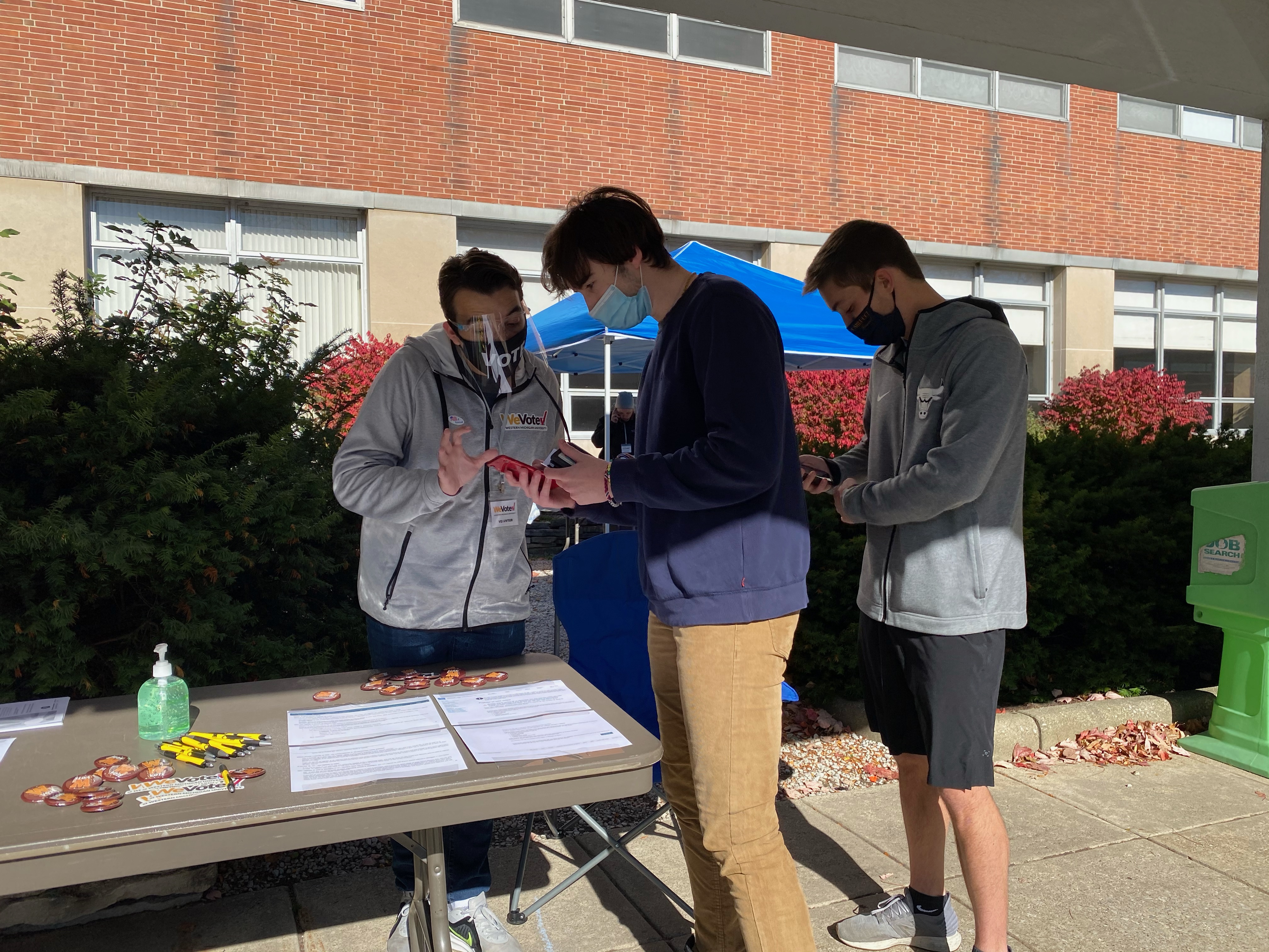 Non-partisan organization encourages students to register, vote on Western Michigan campus