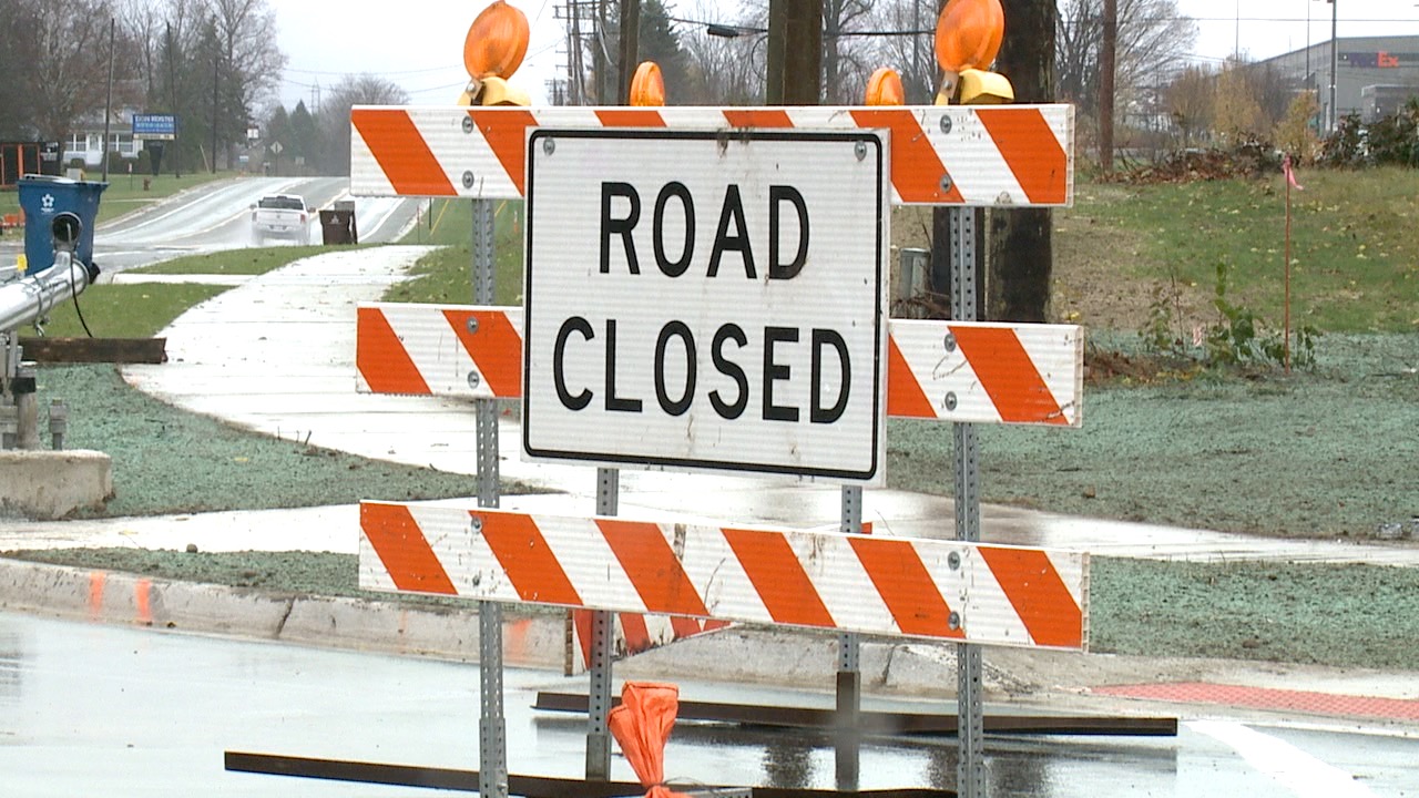 road closed sign.jpg