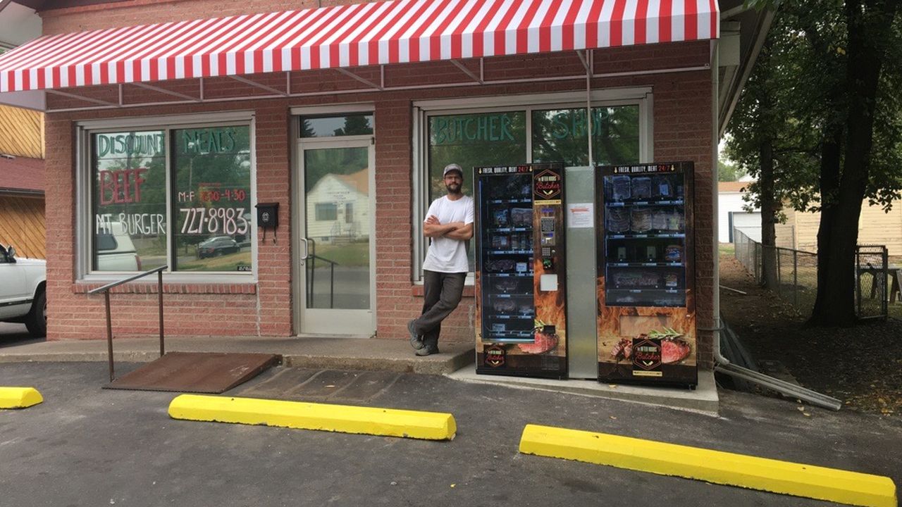 Vending machines at Discount Meats in Great Falls