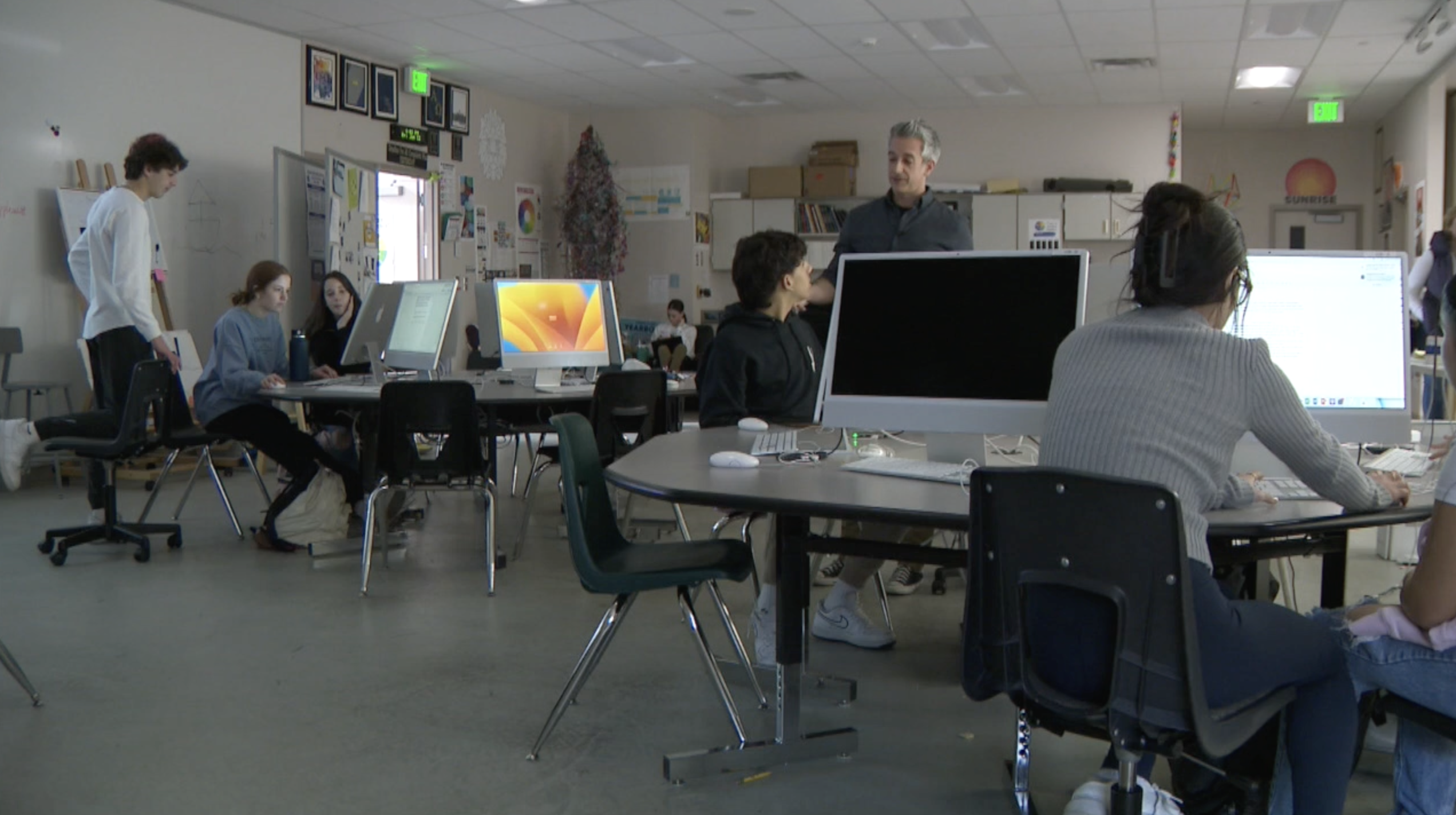 high school yearbook team national news literacy week