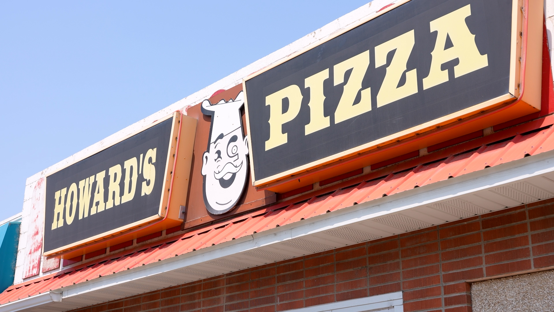 howards pizza sign.jpg