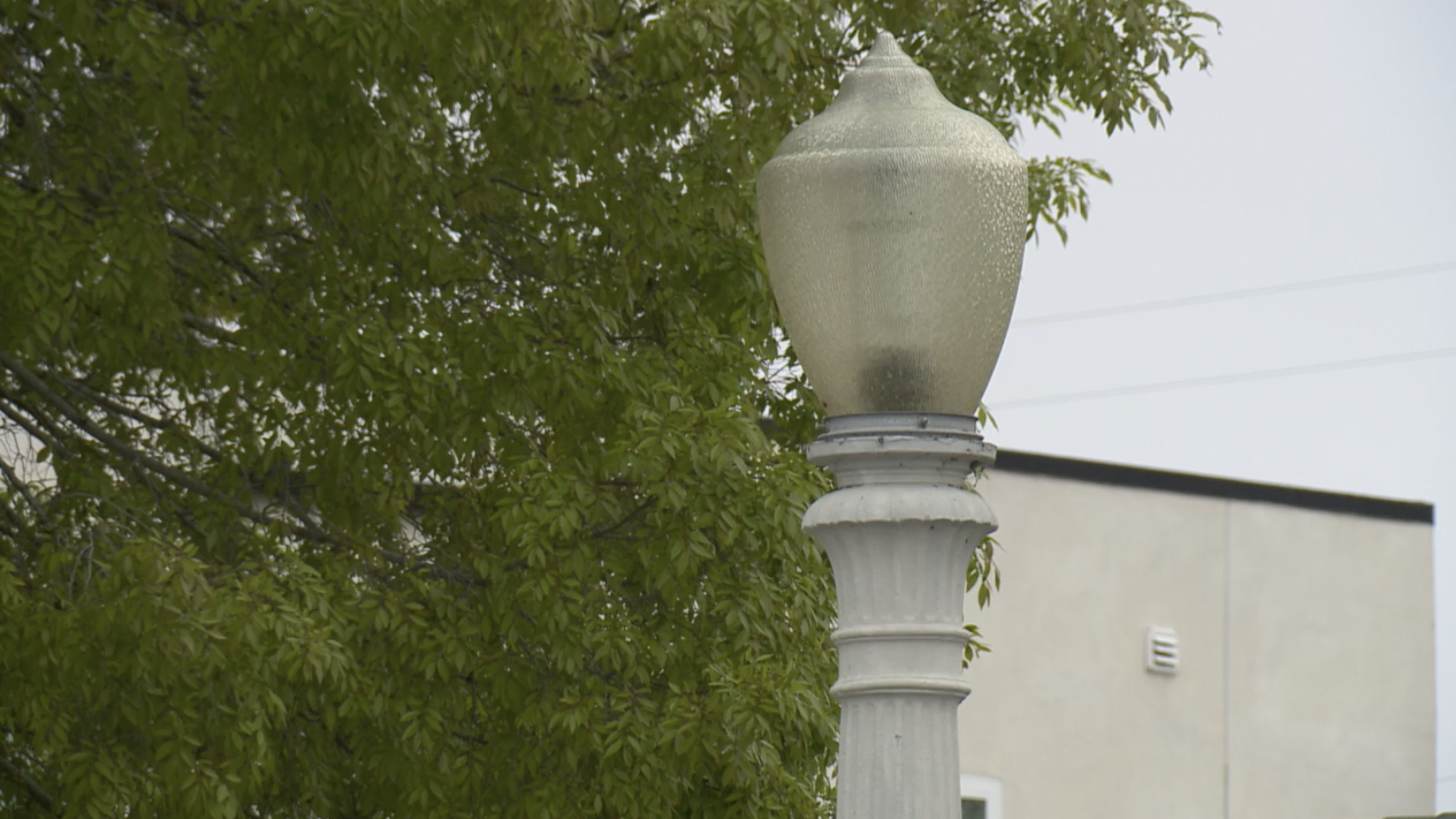City to repair 200 streetlights, thousands more to go