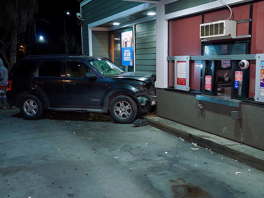 jack_in_the_box_suv_crash_020223.jpg