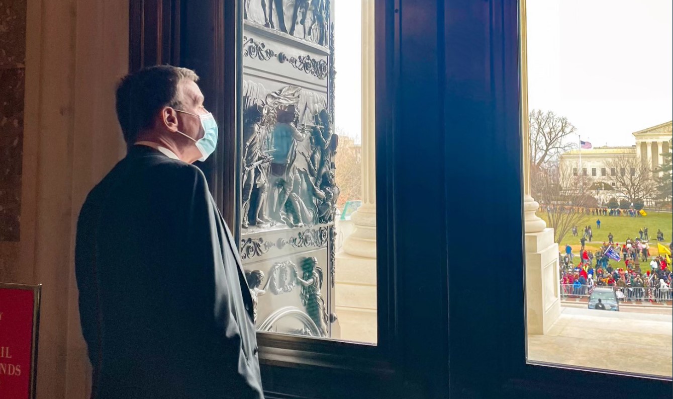 Mark Warner in DC.jpg