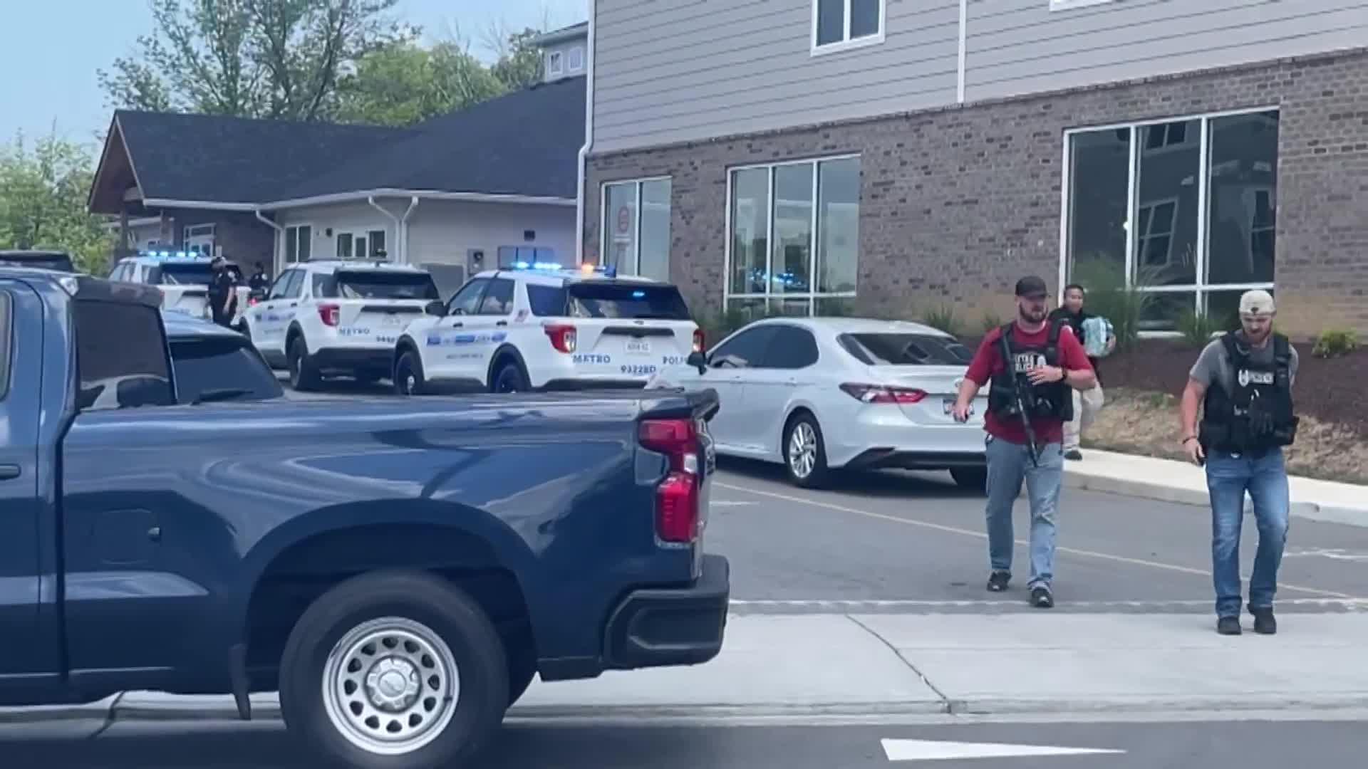 Nashville officer shot in leg