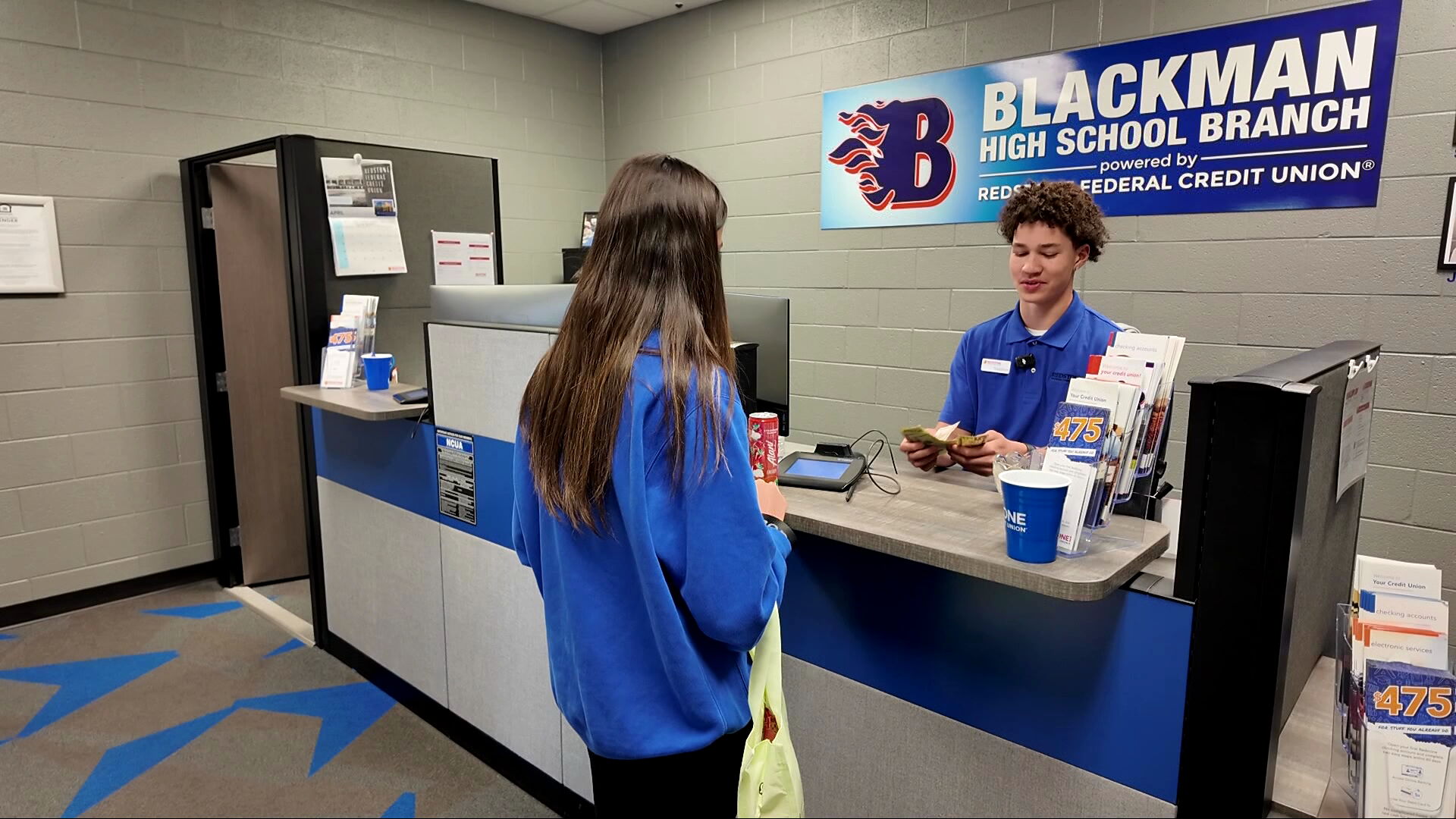 Real-World Money Lessons Students Rarely Get in School