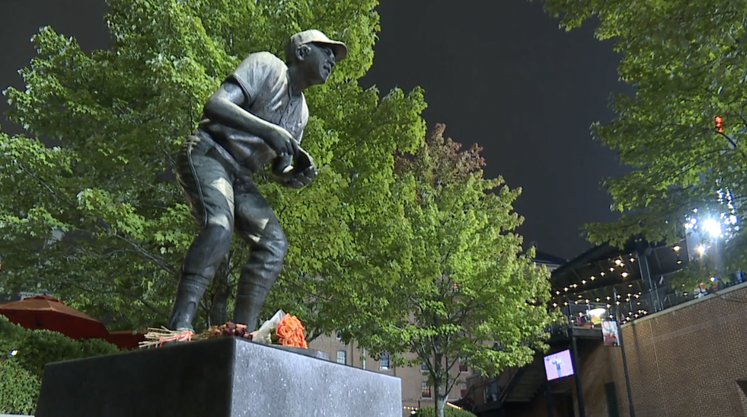 Brooks Robinson Statue