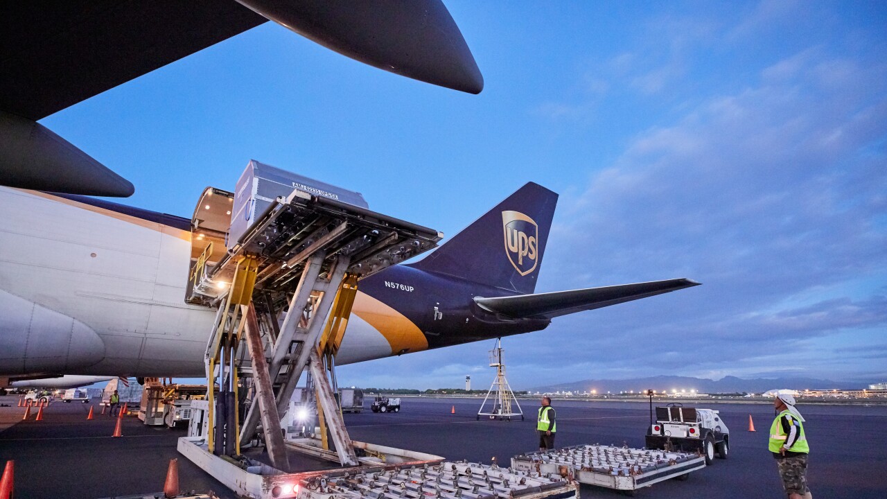 ups plane 1.jpg