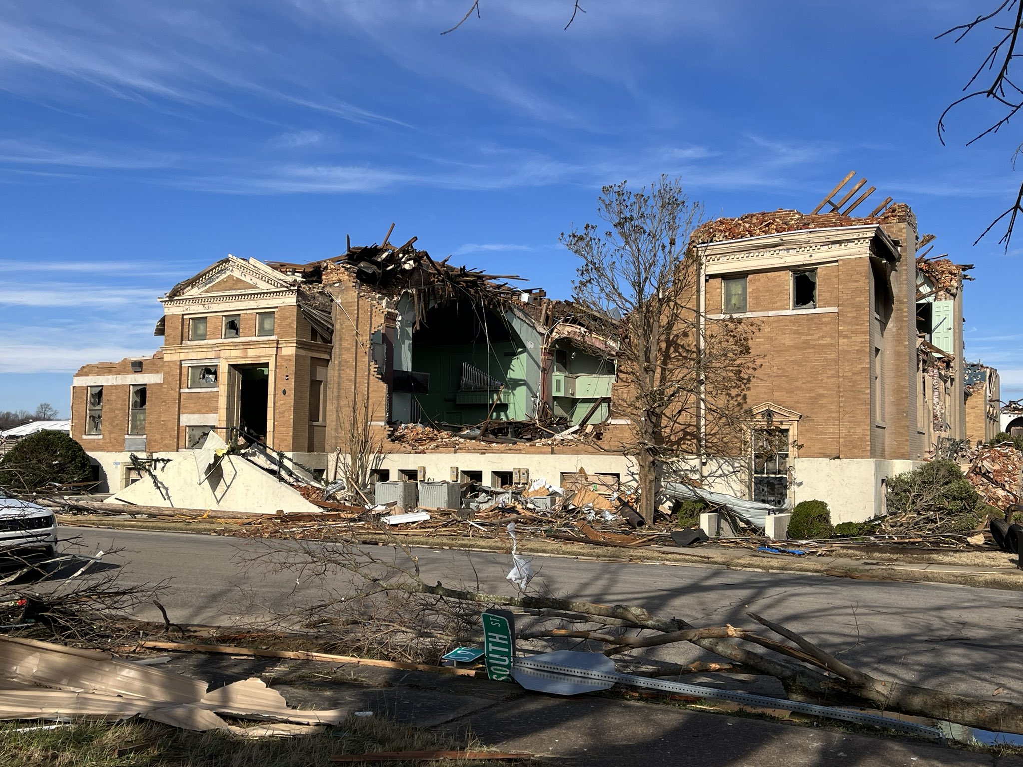 mayfield damage1.jpg