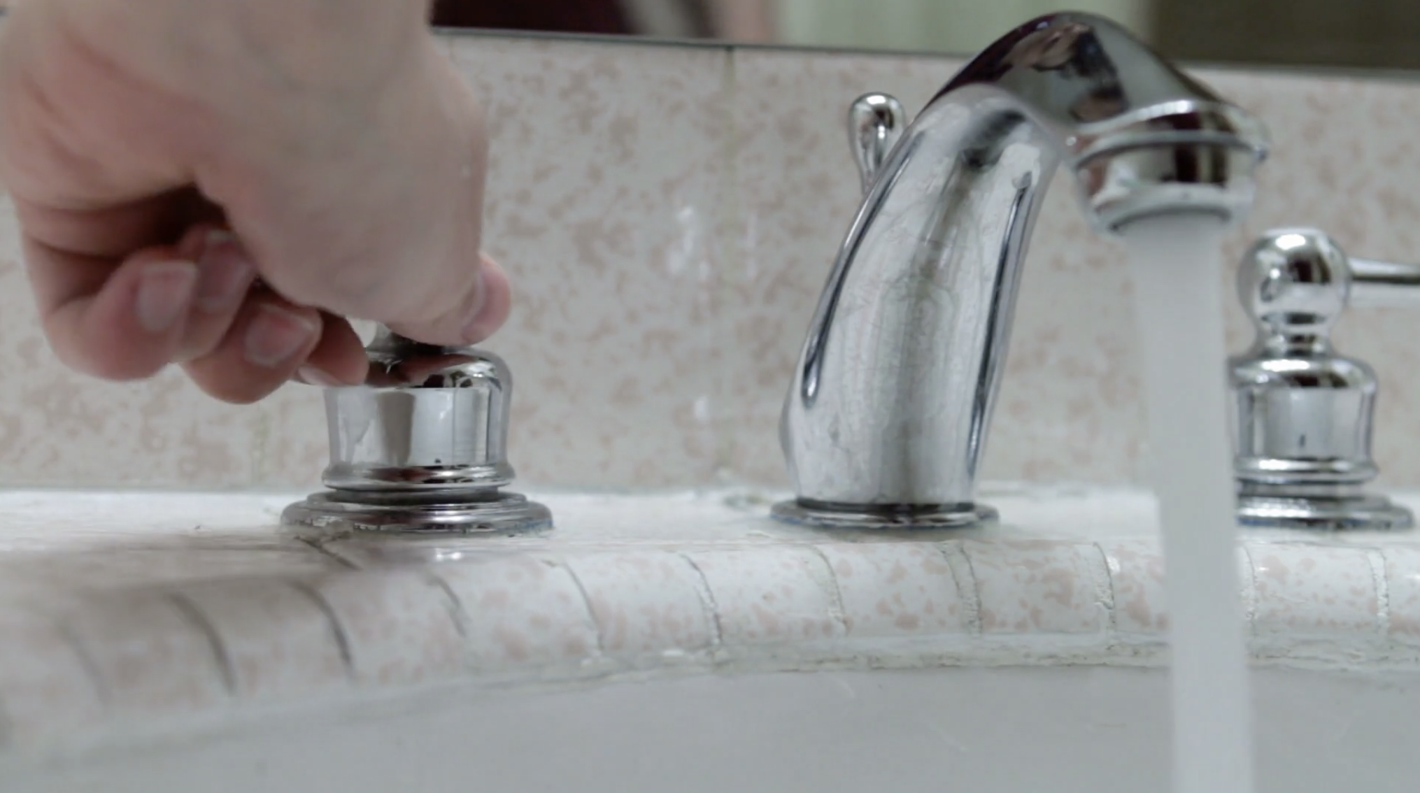 water faucet running boil water advisory