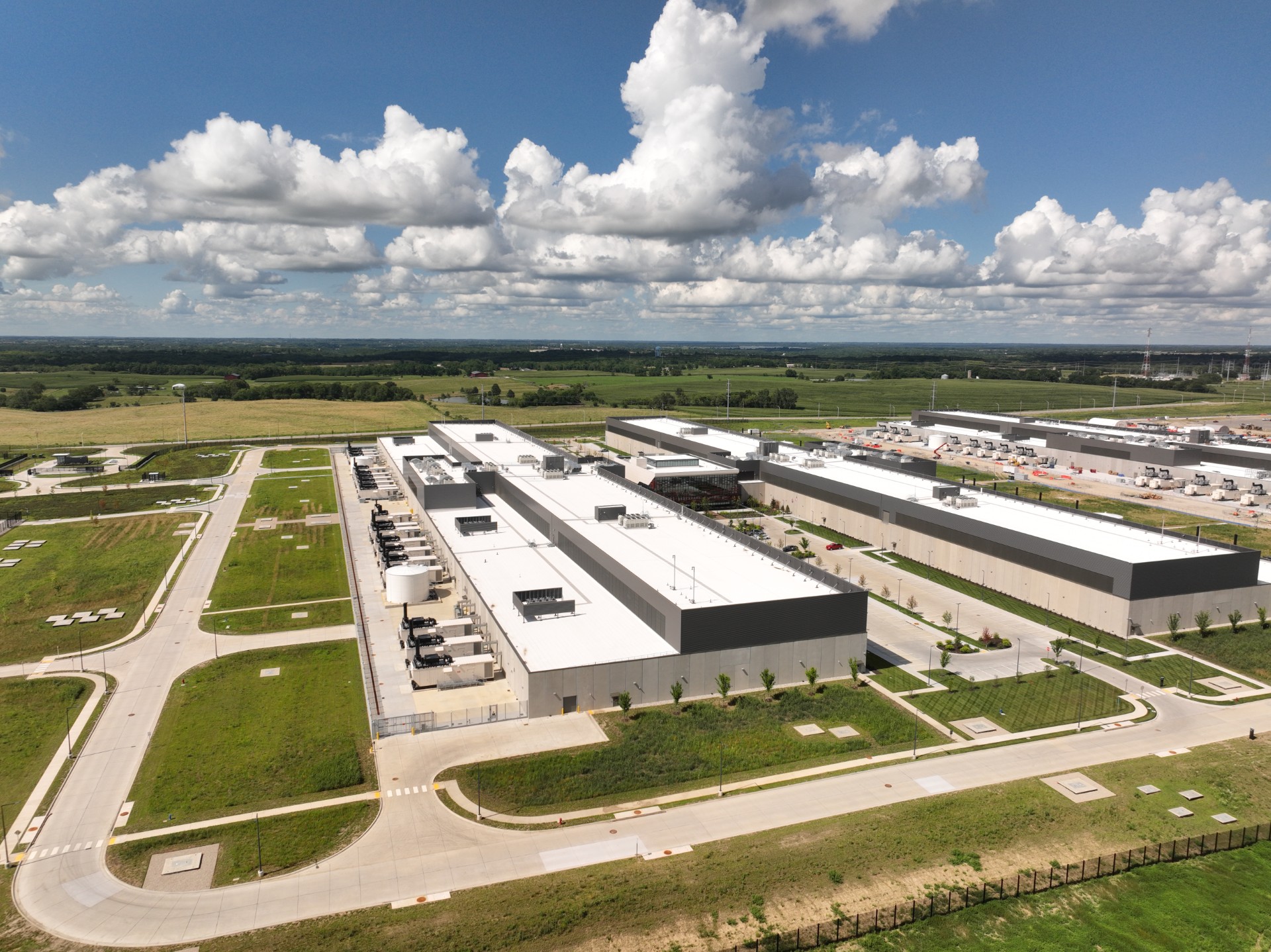 thumbnail_Meta Kansas City Data Center_Aerial 1.jpg