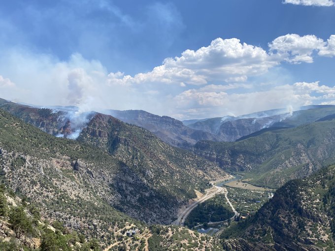 grizzlycreekfire-wednesday-morning-aug12.jpeg