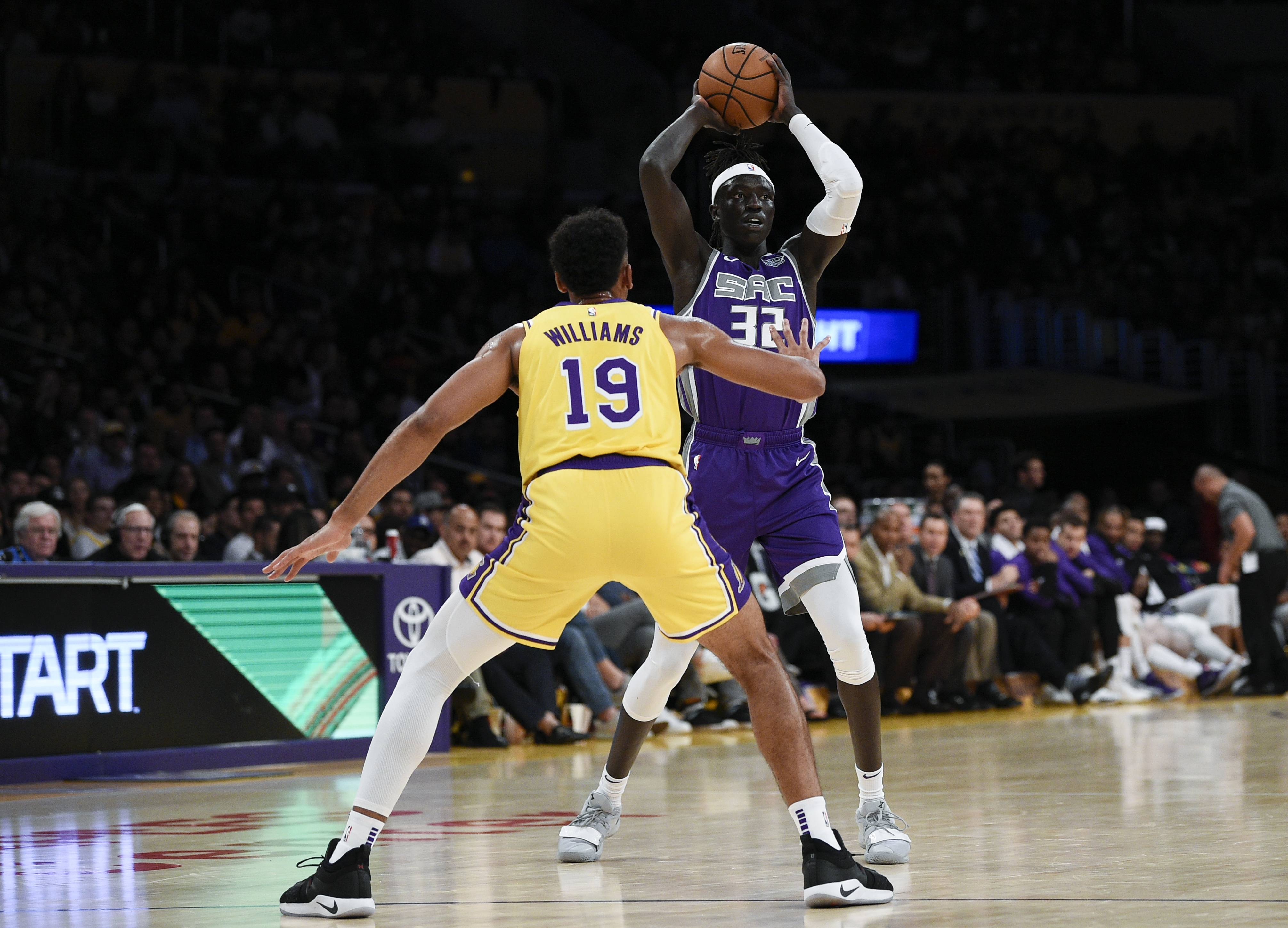 Kings Lakers Basketball