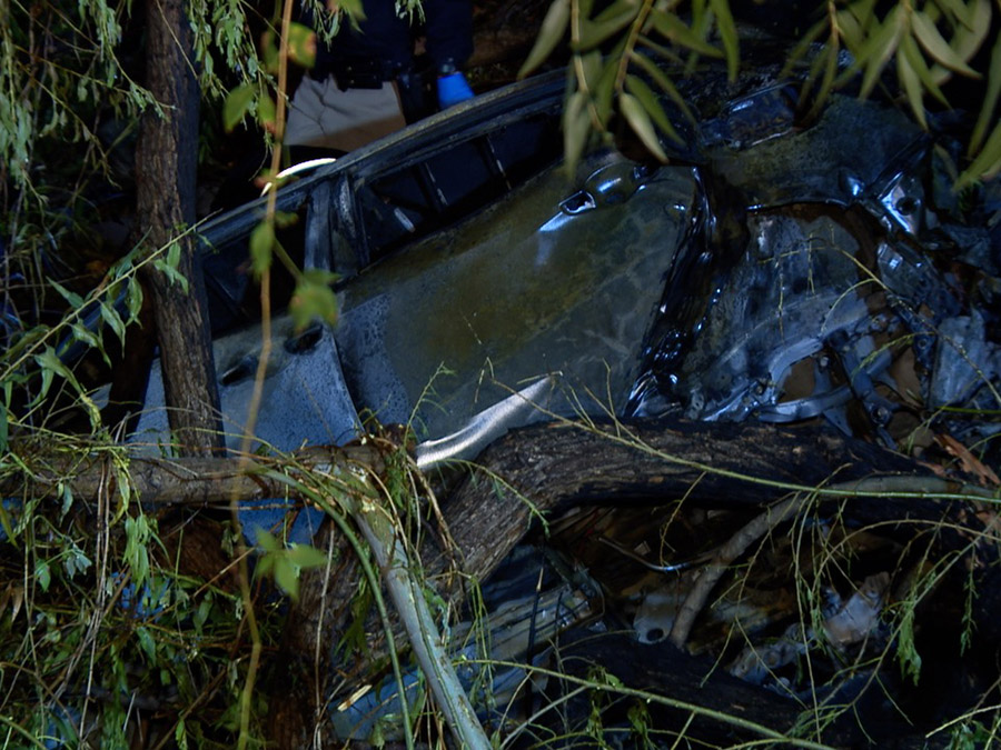 vista_fatal_fiery_crash_110322.jpg