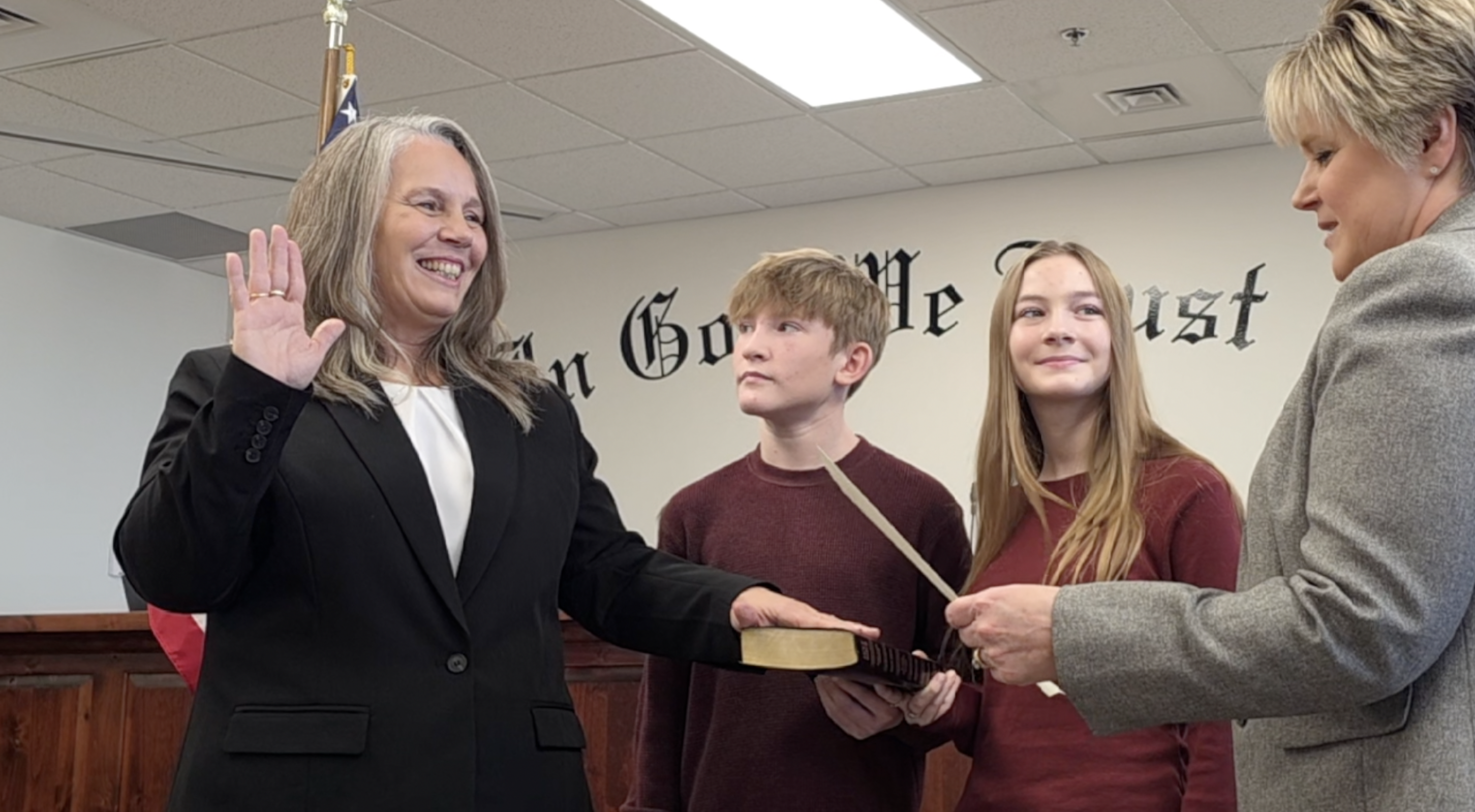 Hawkins sworn in as Twin Falls County Commissioner